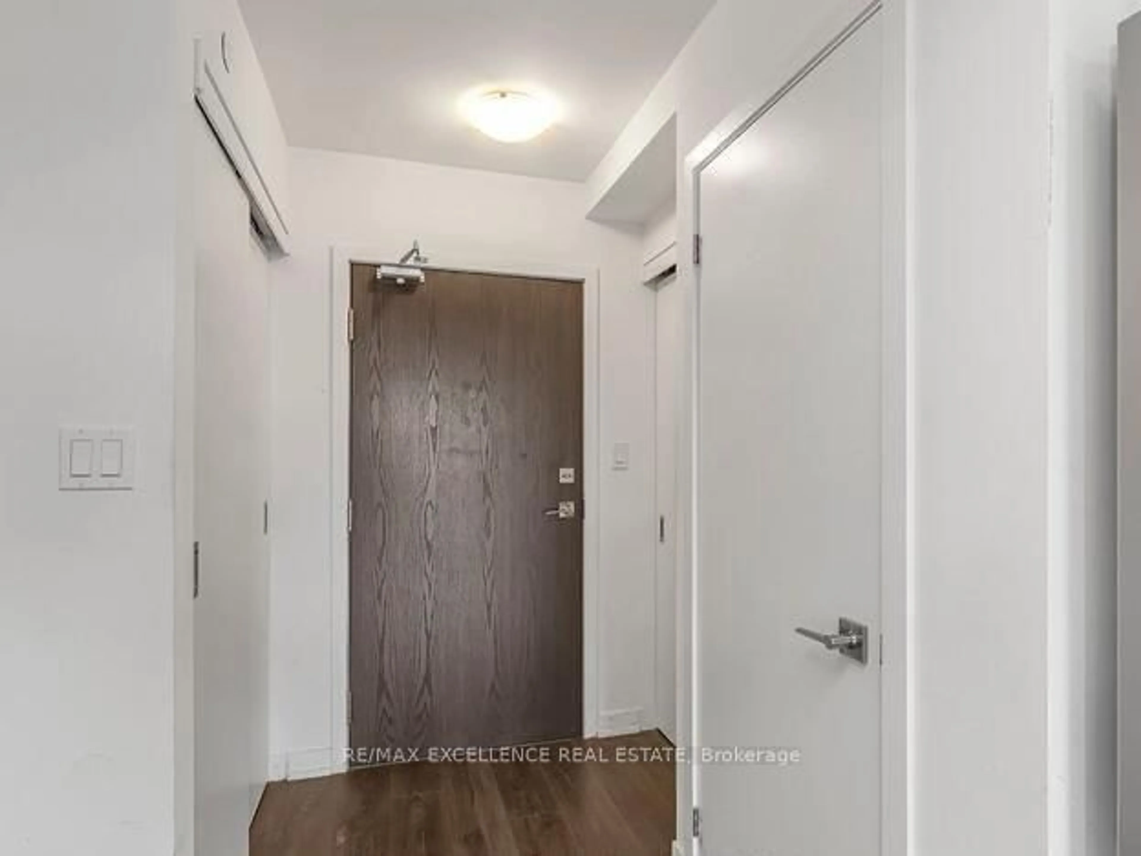 Indoor entryway for 1401 O'Connor Dr #214, Toronto Ontario M4B 2V5