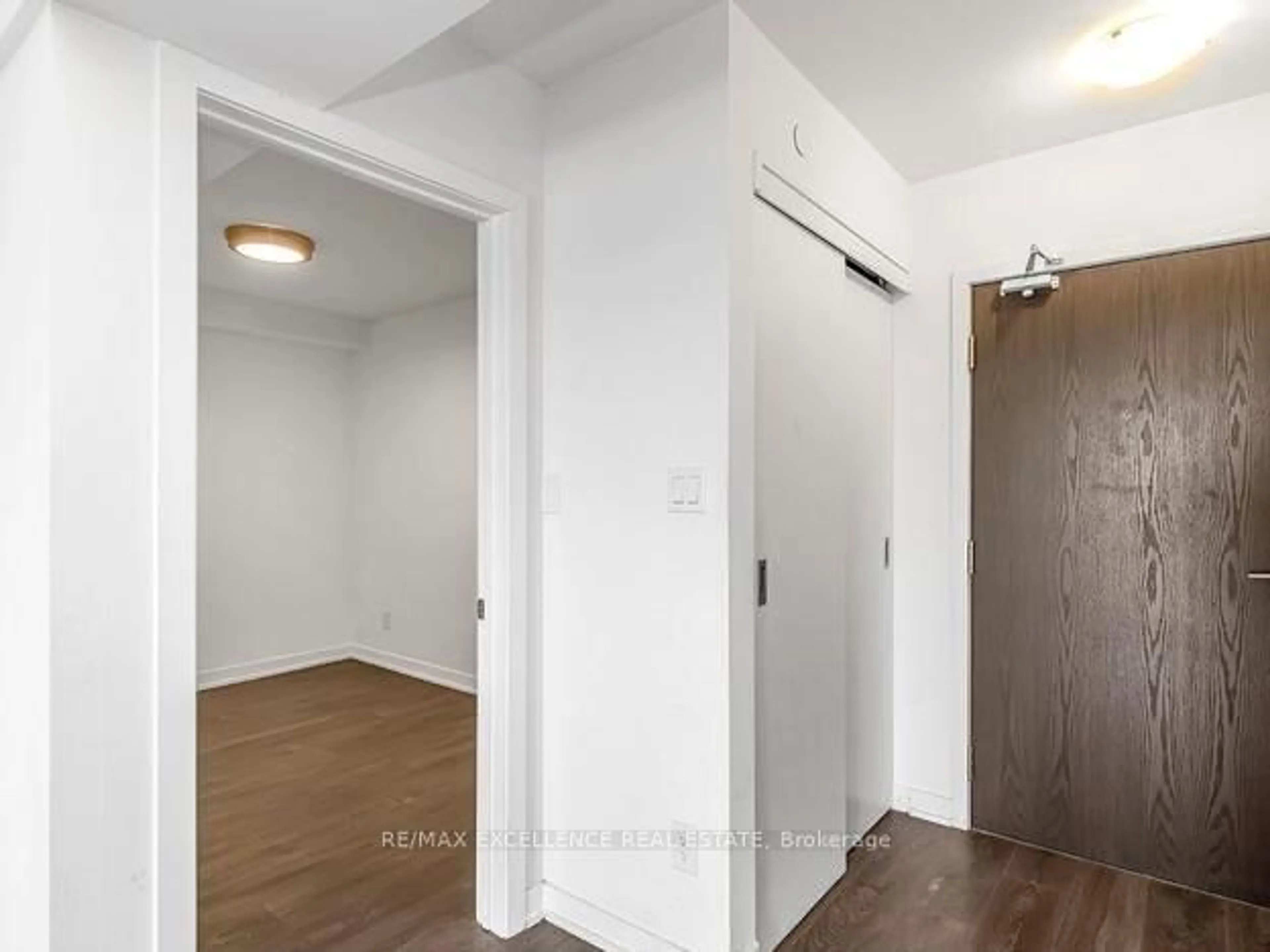 Indoor entryway for 1401 O'Connor Dr #214, Toronto Ontario M4B 2V5