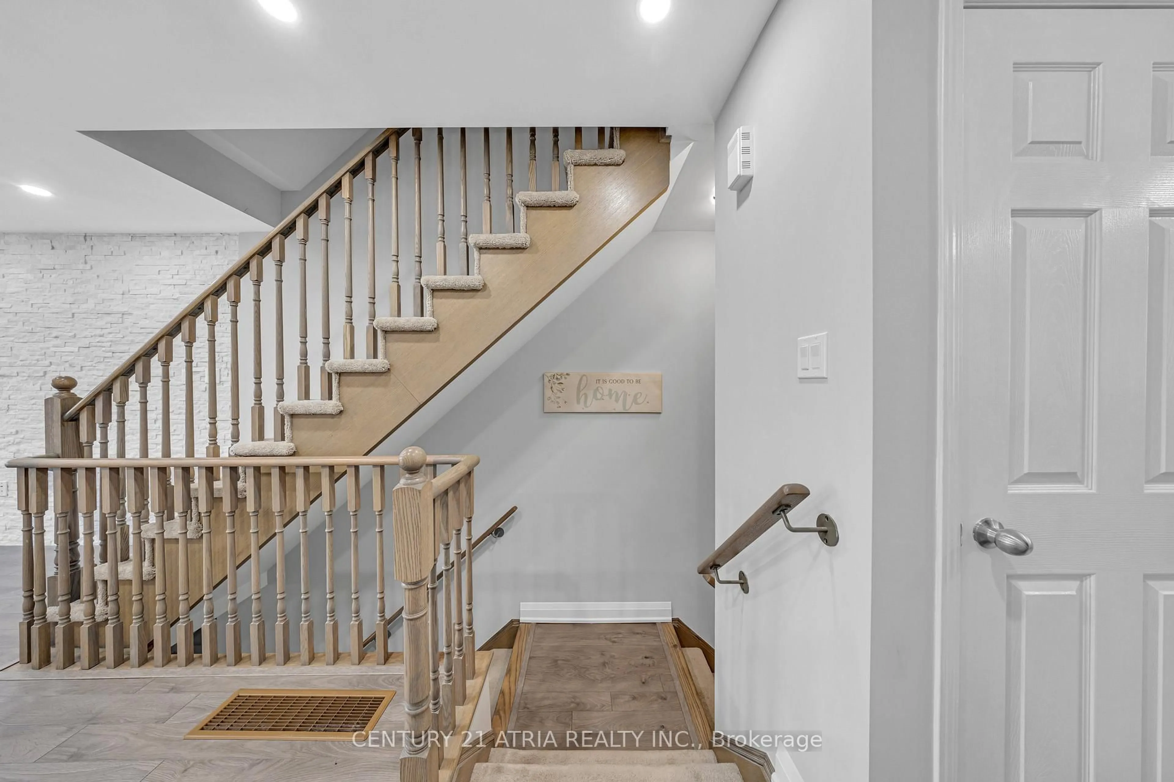 Stairs for 2502 Rosedrop Path, Oshawa Ontario L1L 0L2
