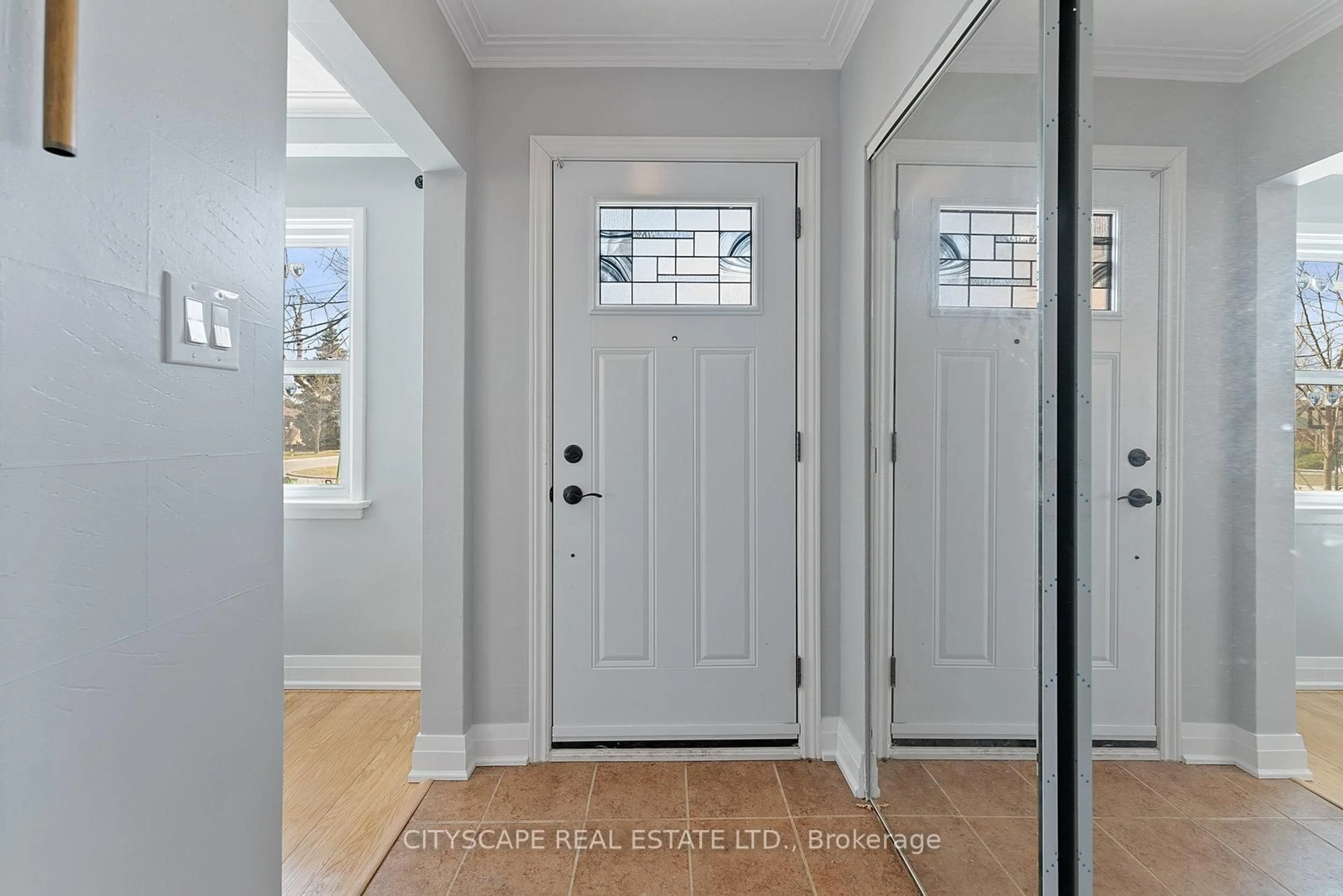 Indoor entryway for 65 Ivorwood Cres, Toronto Ontario M1R 2X6