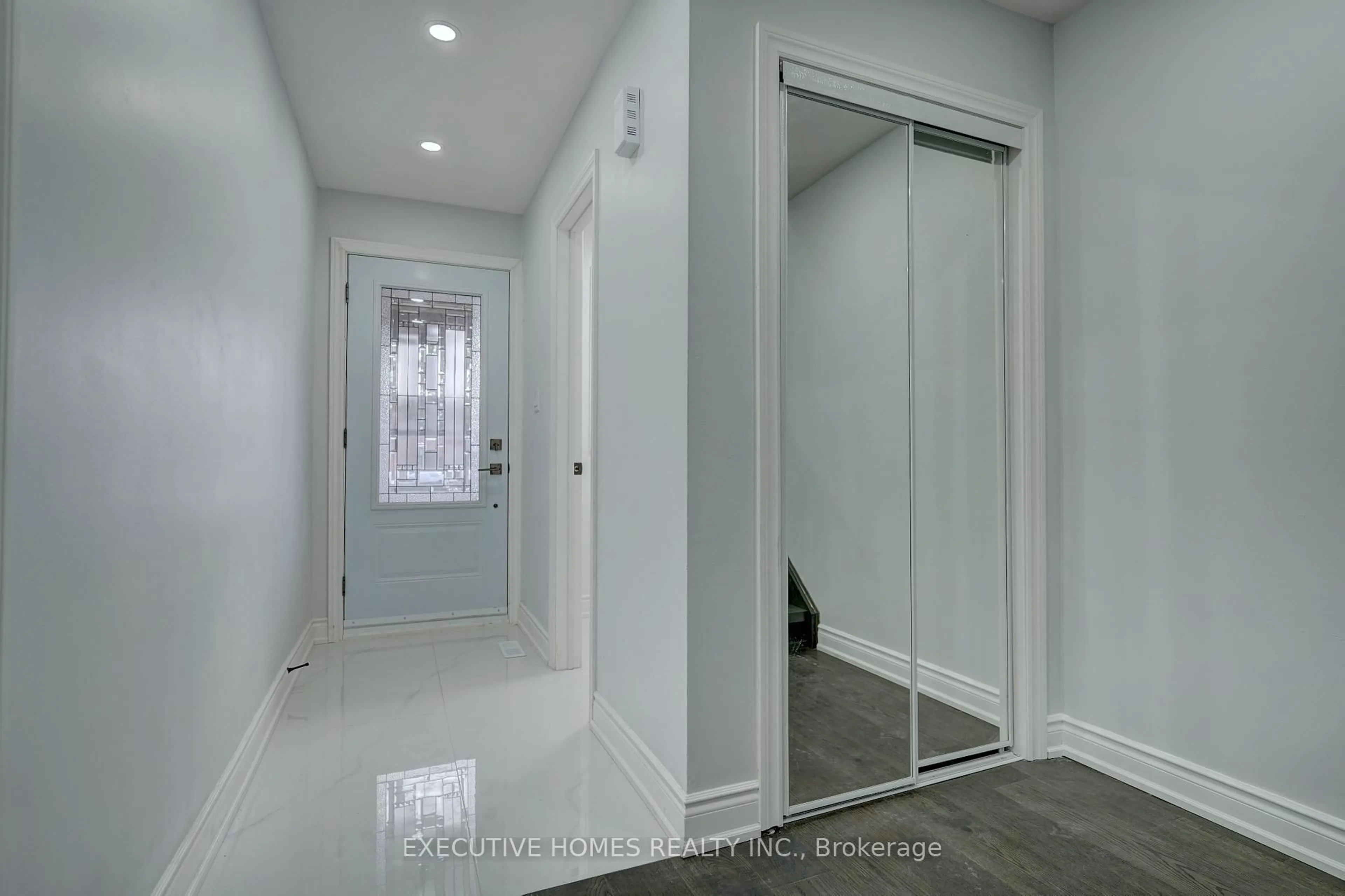 Indoor entryway for 192 Generation Blvd, Toronto Ontario M1B 1V2
