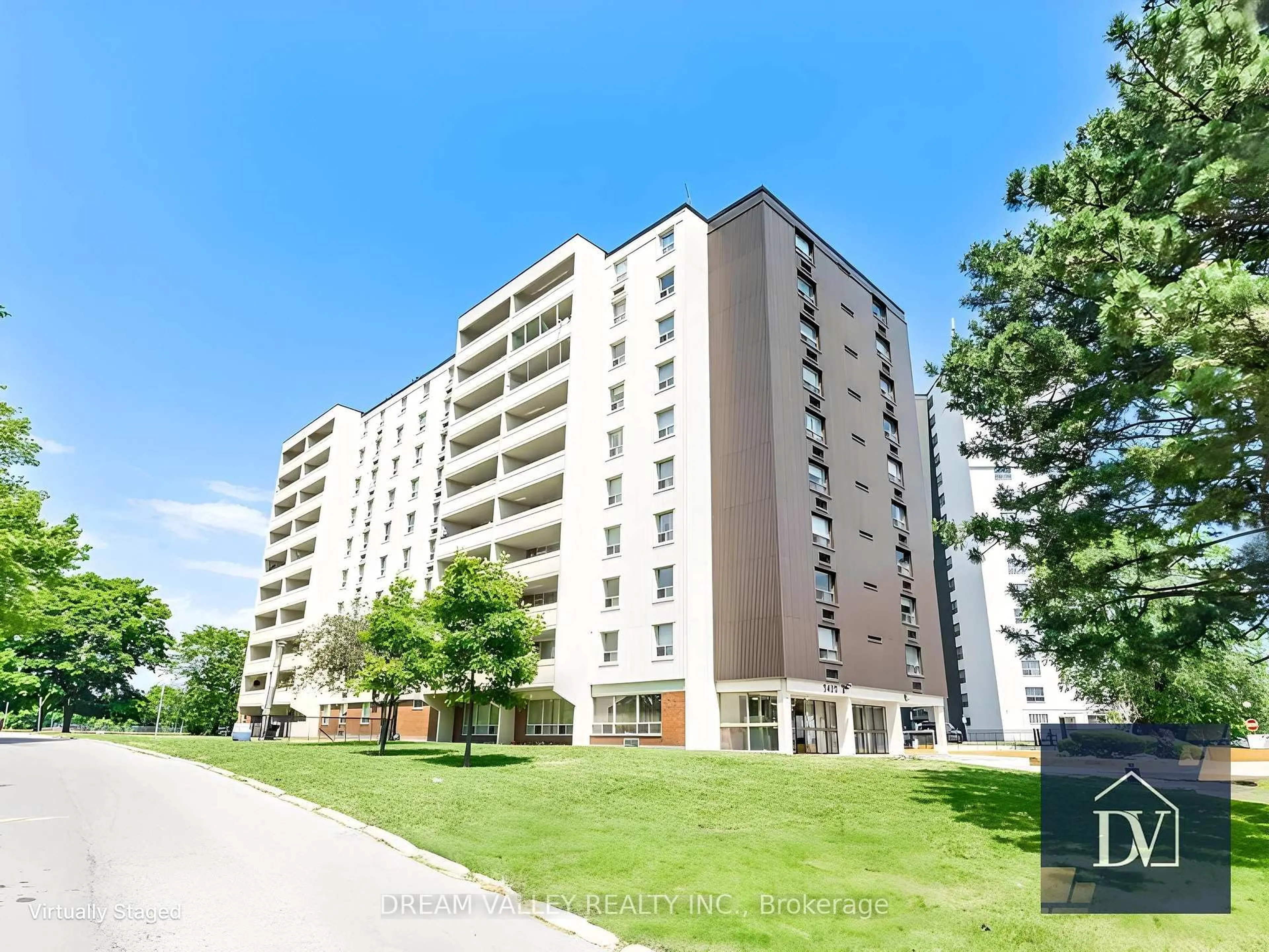 A pic from outside/outdoor area/front of a property/back of a property/a pic from drone, unknown for 3420 EGLINTON Ave #505, Toronto Ontario M1J 2H9
