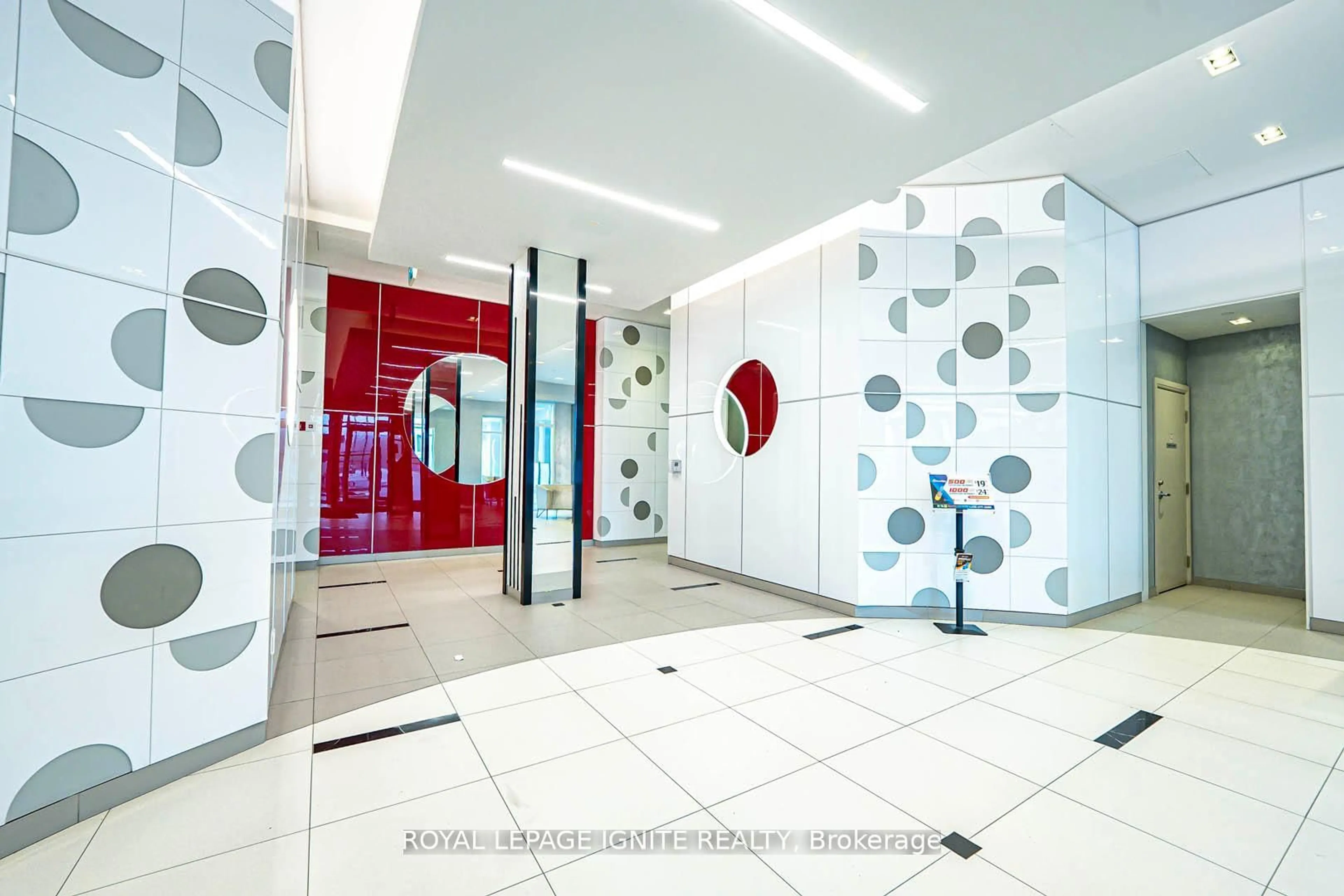 Indoor foyer for 20 Meadowglen Pl #1806, Toronto Ontario M1G 0A9