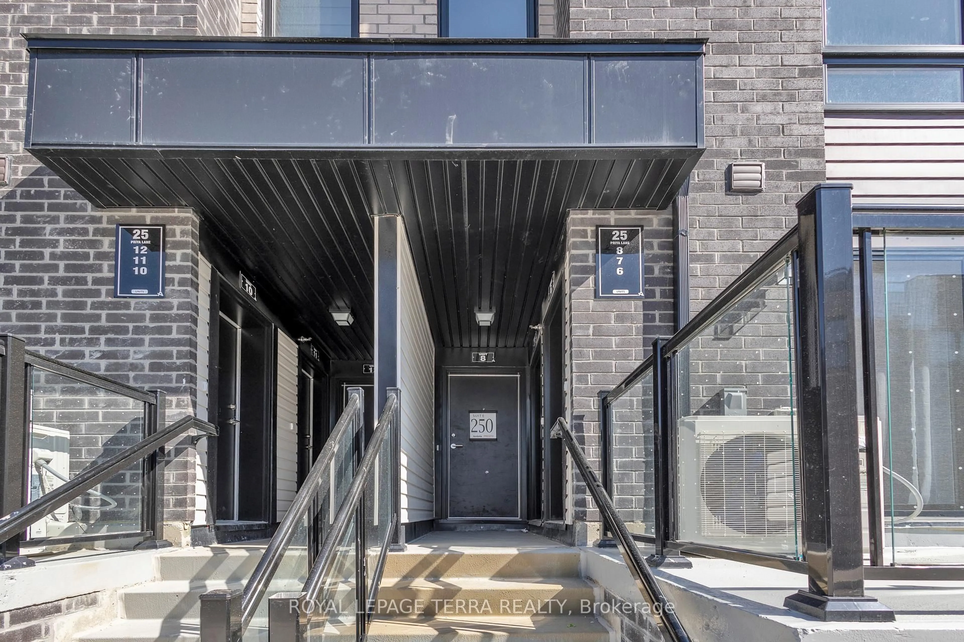 Indoor foyer for 25 Priya Lane #7, Toronto Ontario M1B 0E8