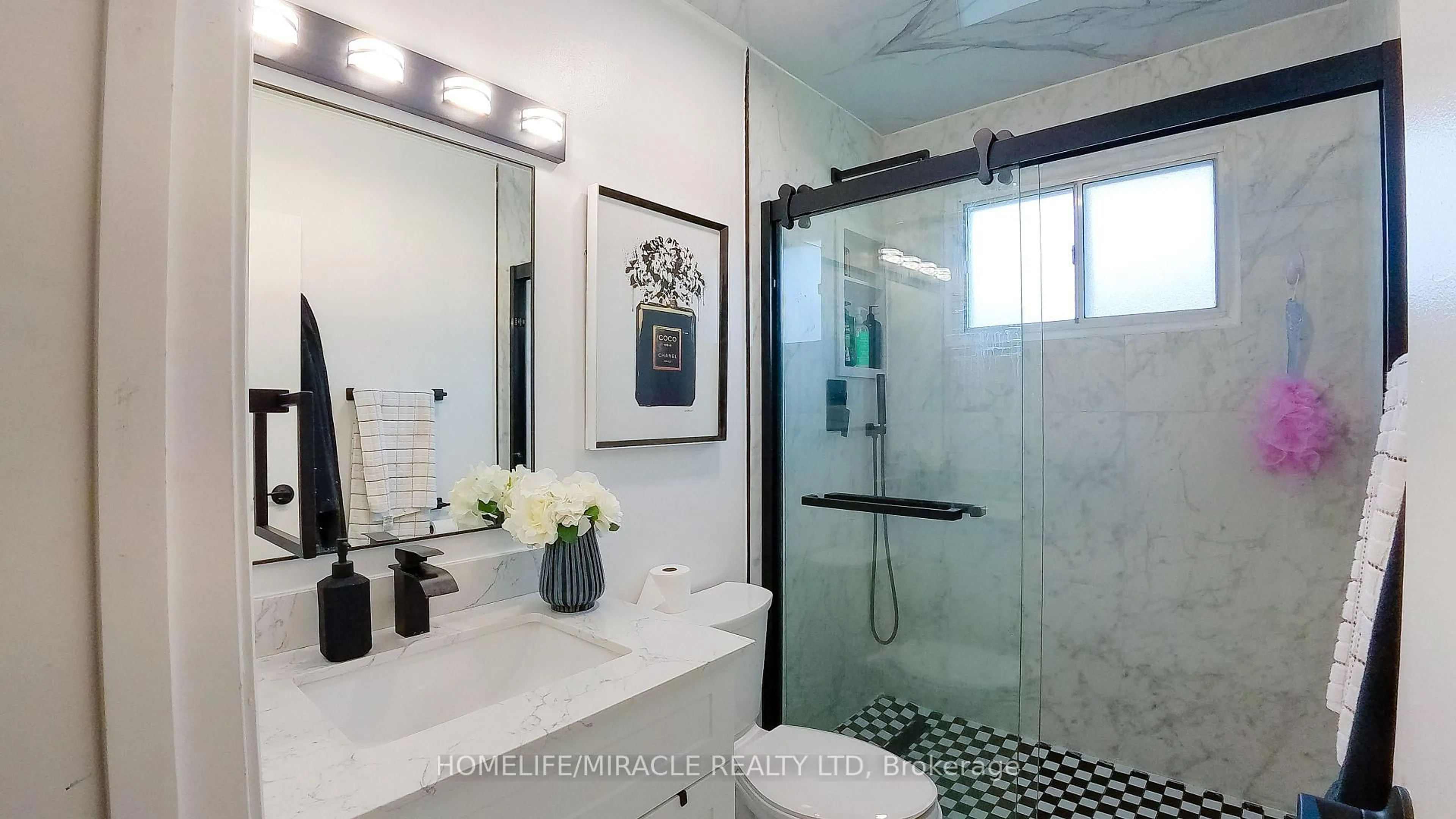 Contemporary bathroom, ceramic/tile floor for 897 Antonio St, Pickering Ontario L1W 1T4