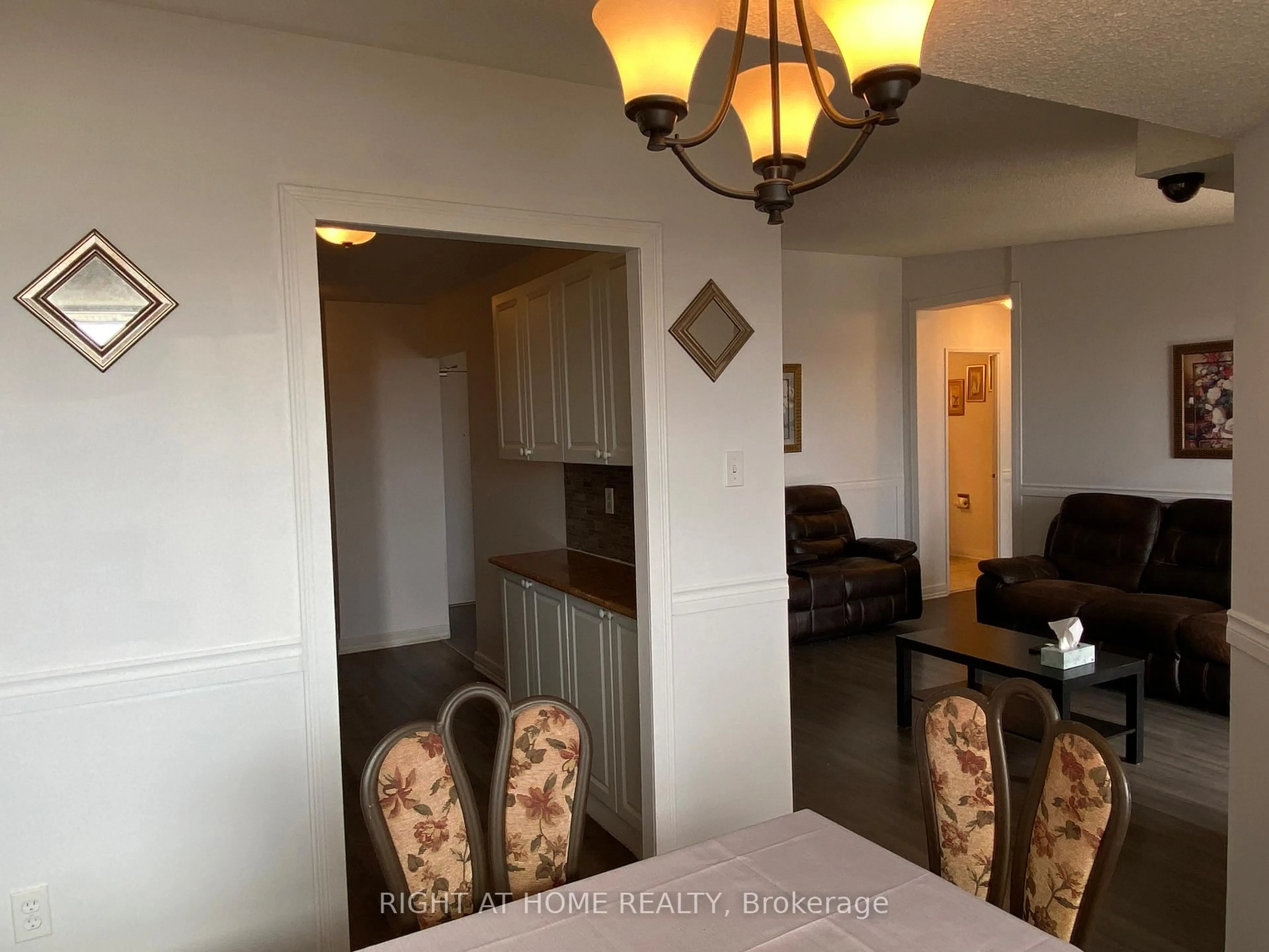 A pic of a room for 4060 Lawrence Ave #604, Toronto Ontario M1E 4V5