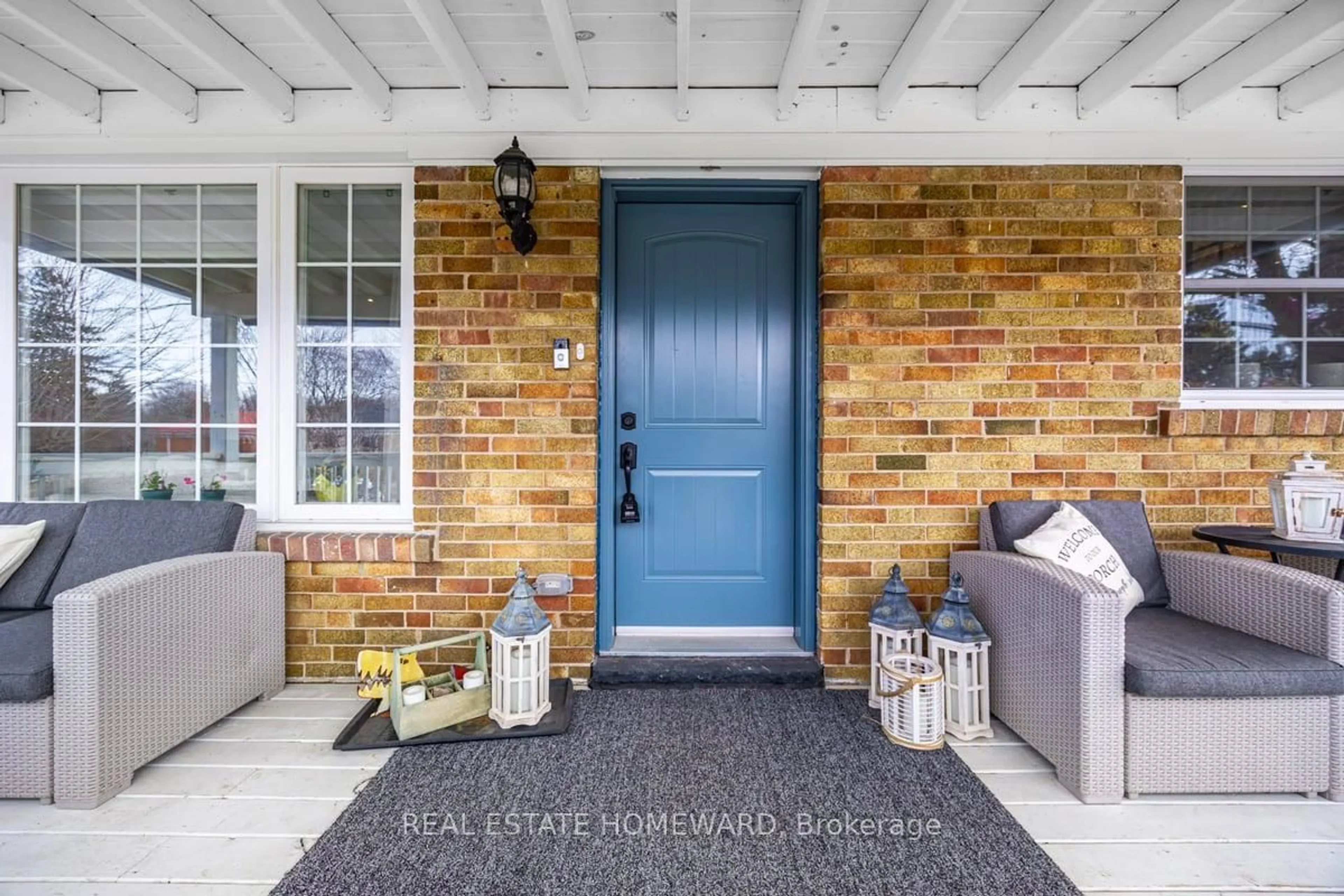 Indoor entryway for 39 Compton Dr, Toronto Ontario M1R 4A5