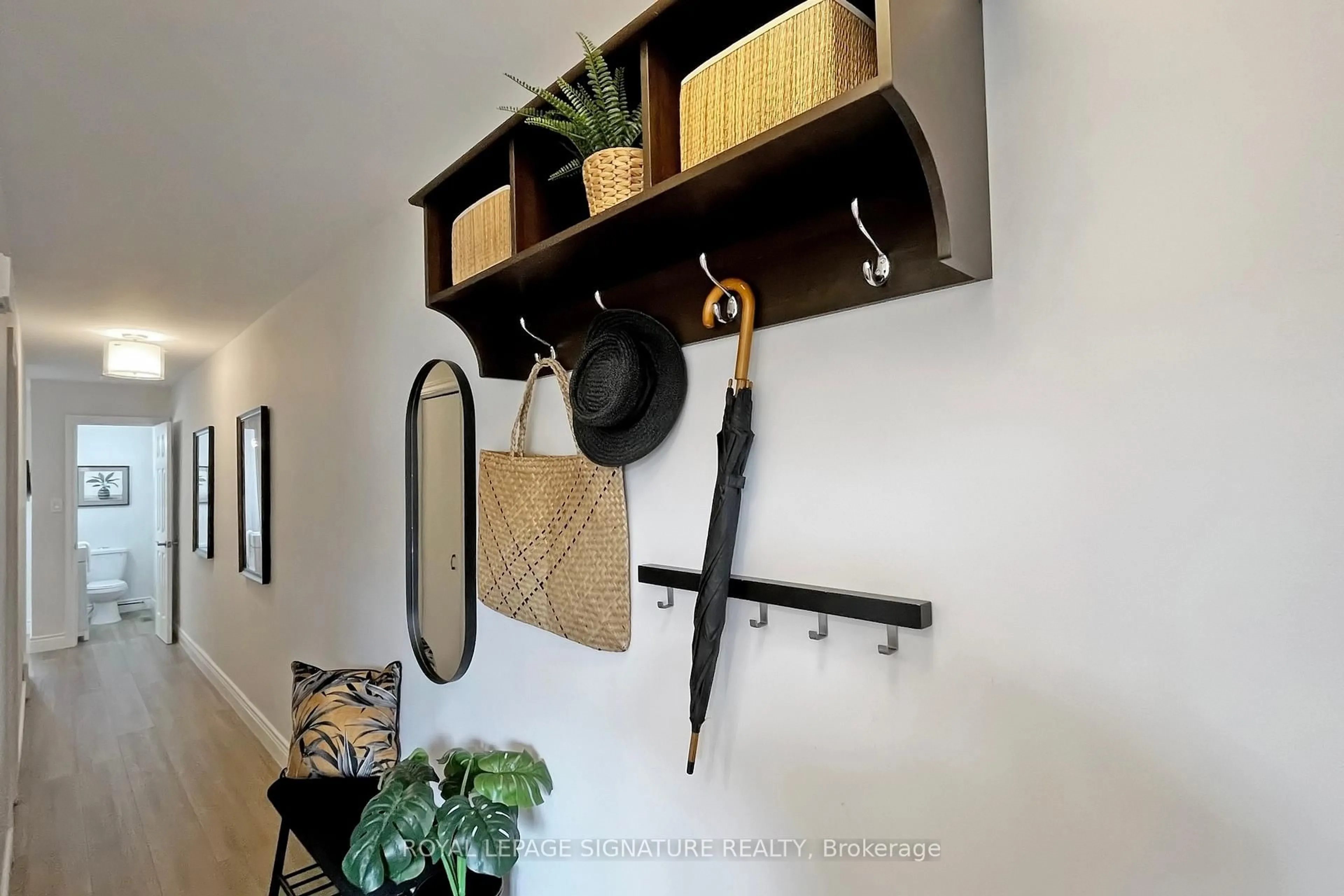 Indoor entryway for 20 Newport Ave, Toronto Ontario M1L 1H8