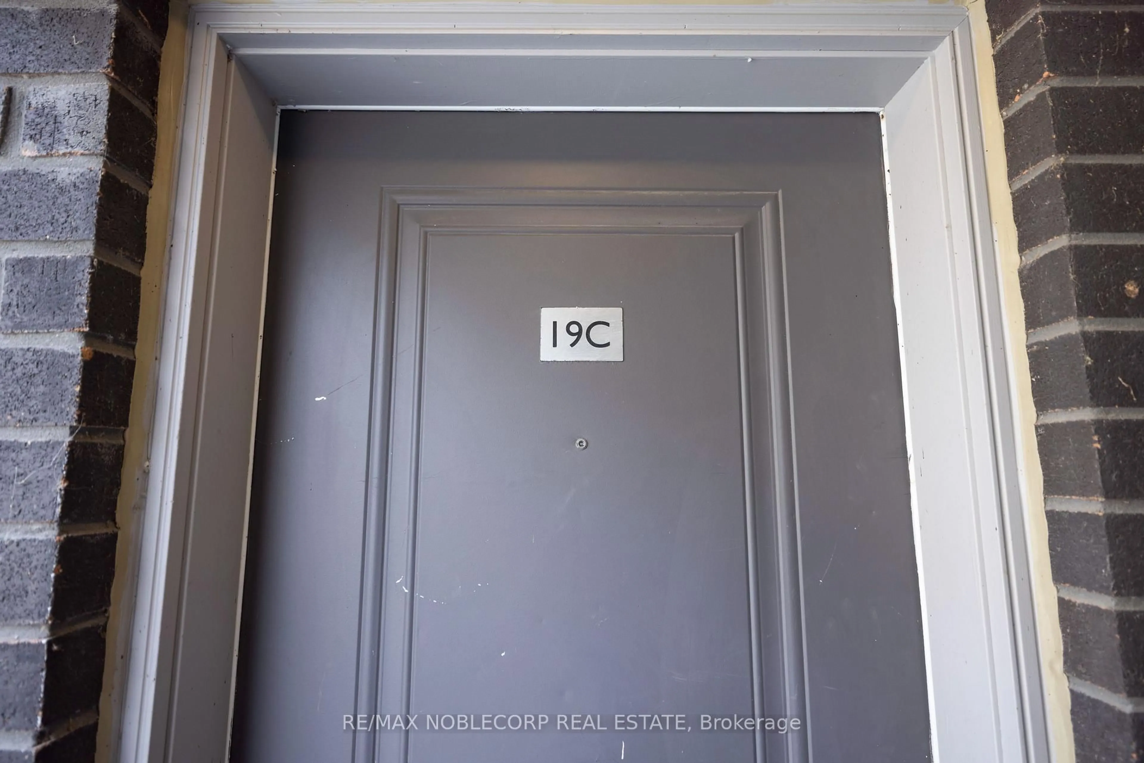 Unknown for 19C Lookout Dr, Clarington Ontario L1C 7G1