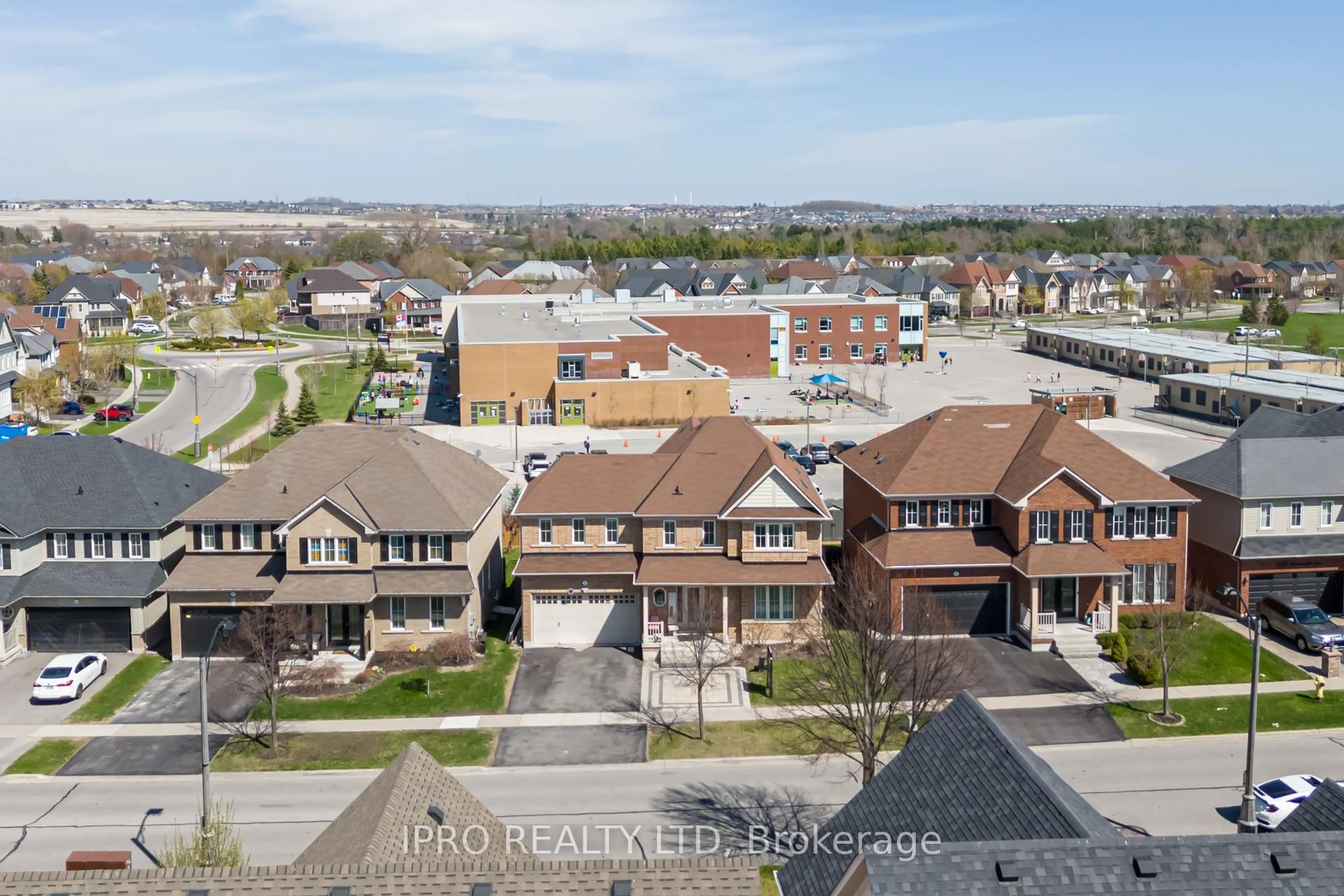 A pic from outside/outdoor area/front of a property/back of a property/a pic from drone, street for 2171 Secretariat Ave, Oshawa Ontario L1L 0A9