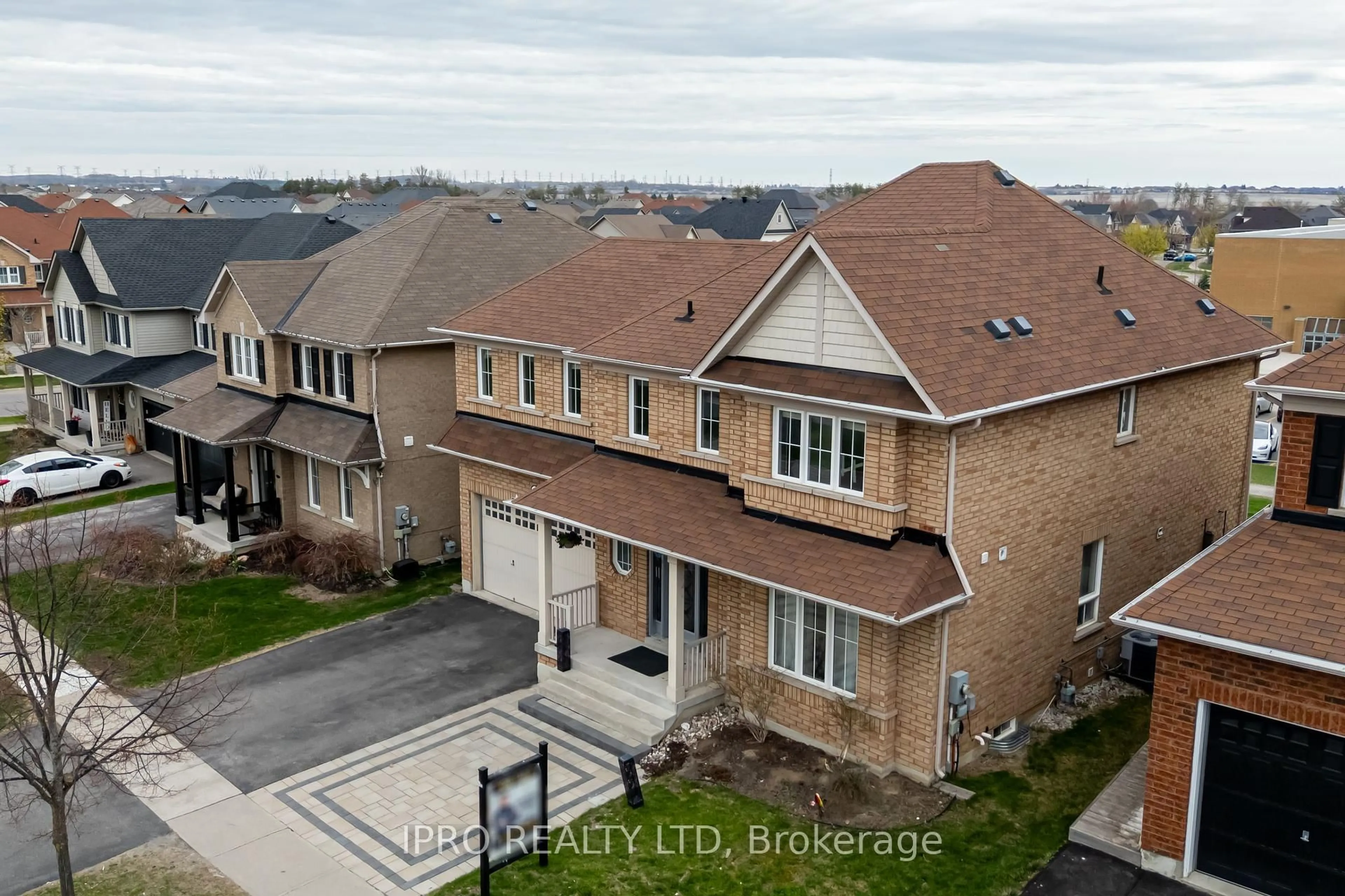 A pic from outside/outdoor area/front of a property/back of a property/a pic from drone, unknown for 2171 Secretariat Ave, Oshawa Ontario L1L 0A9