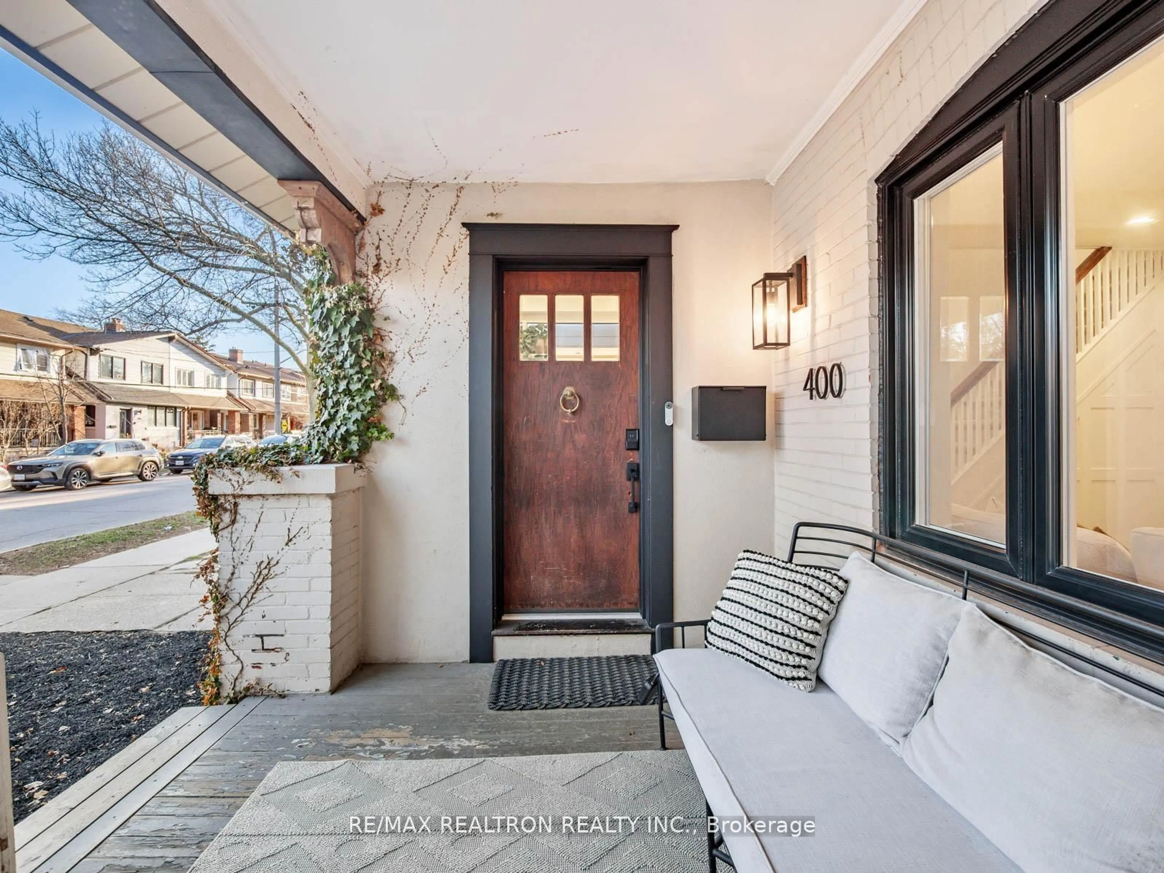 Indoor entryway for 400 Strathmore Blvd, Toronto Ontario M4C 1N5