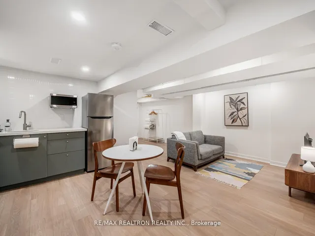Additional property image - 400 Strathmore Blvd