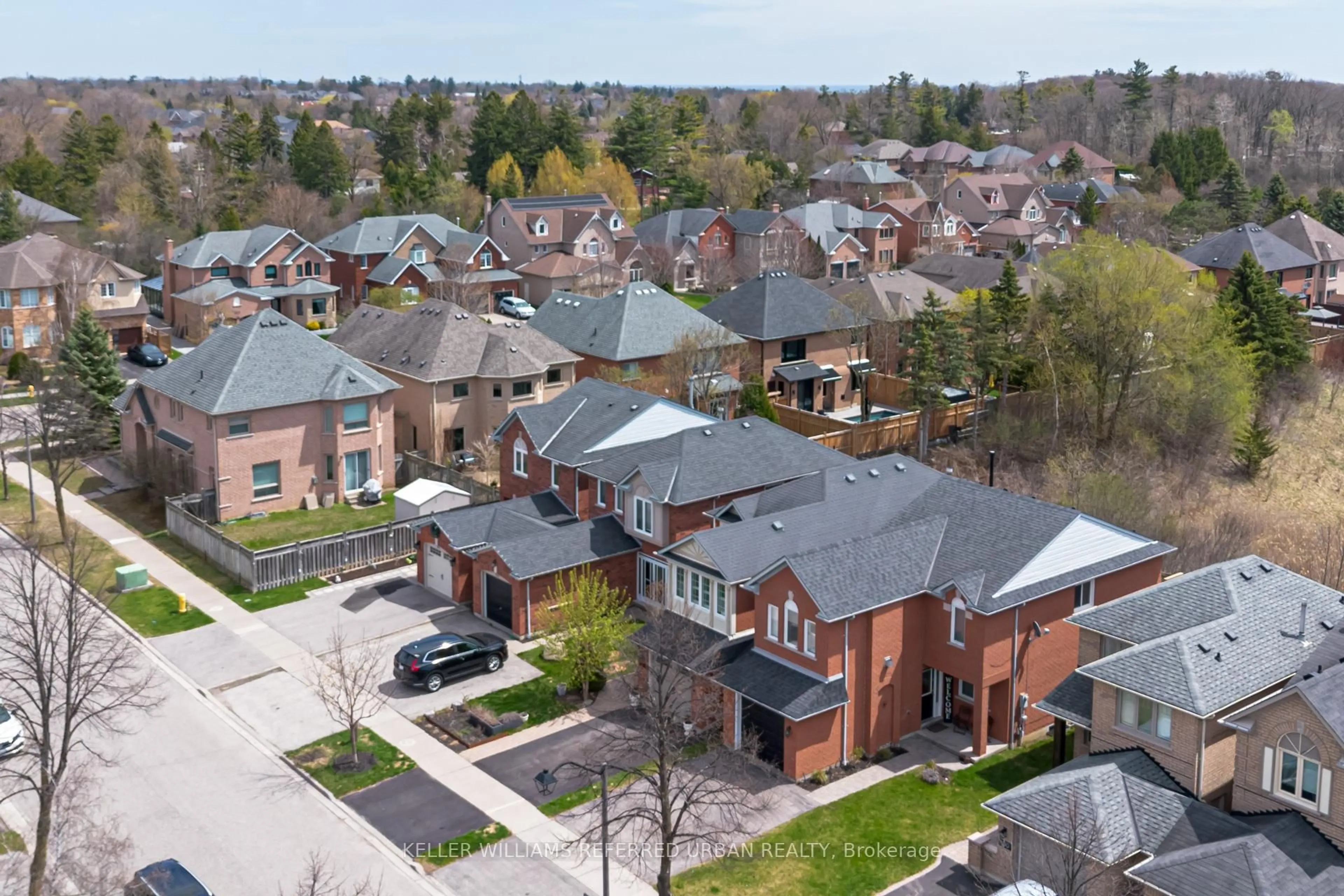 A pic from outside/outdoor area/front of a property/back of a property/a pic from drone, street for 105 White Pine Cres, Pickering Ontario L1V 6S3