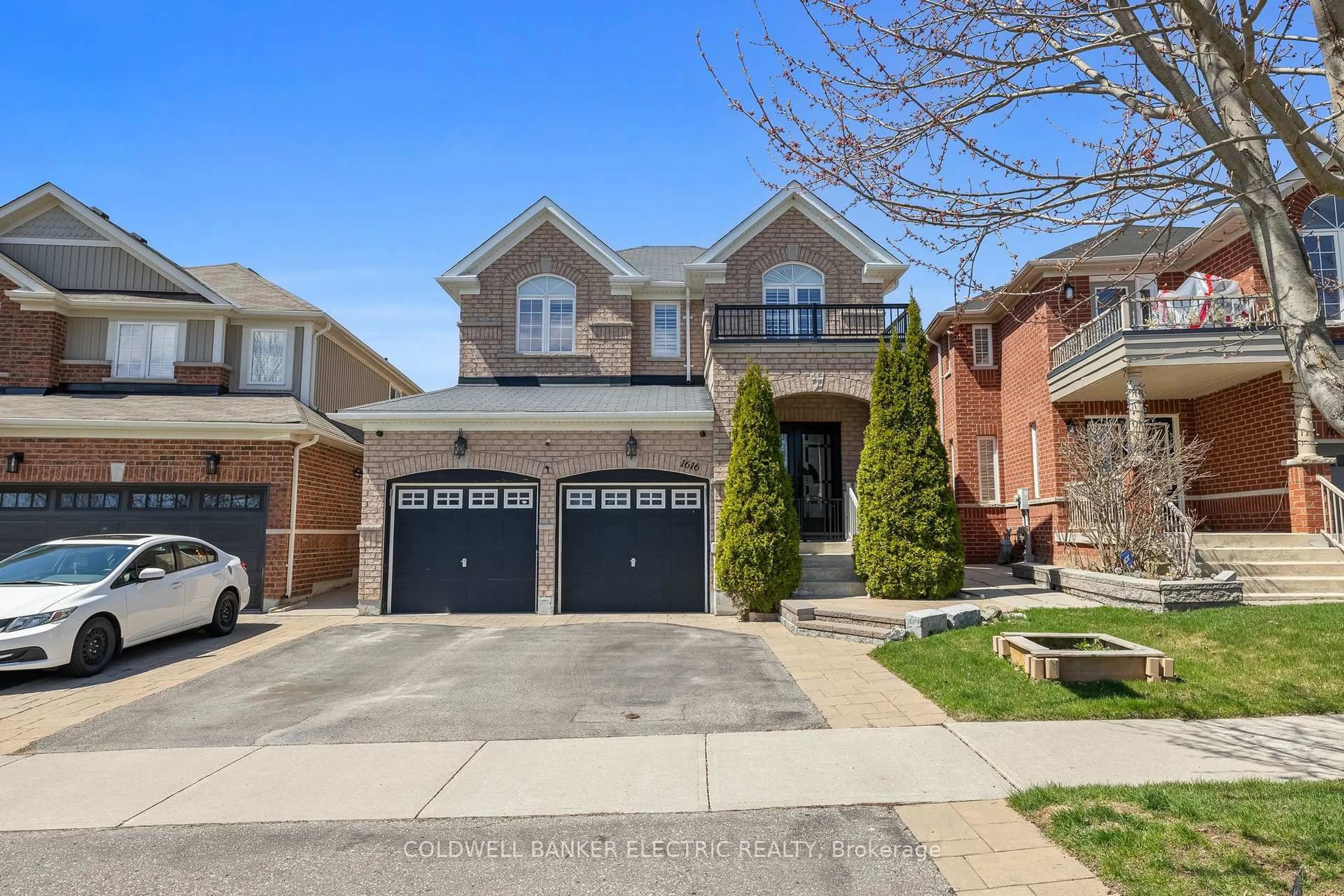Home with brick exterior material, street for 1616 Glenbourne Dr, Oshawa Ontario L1K 0G2