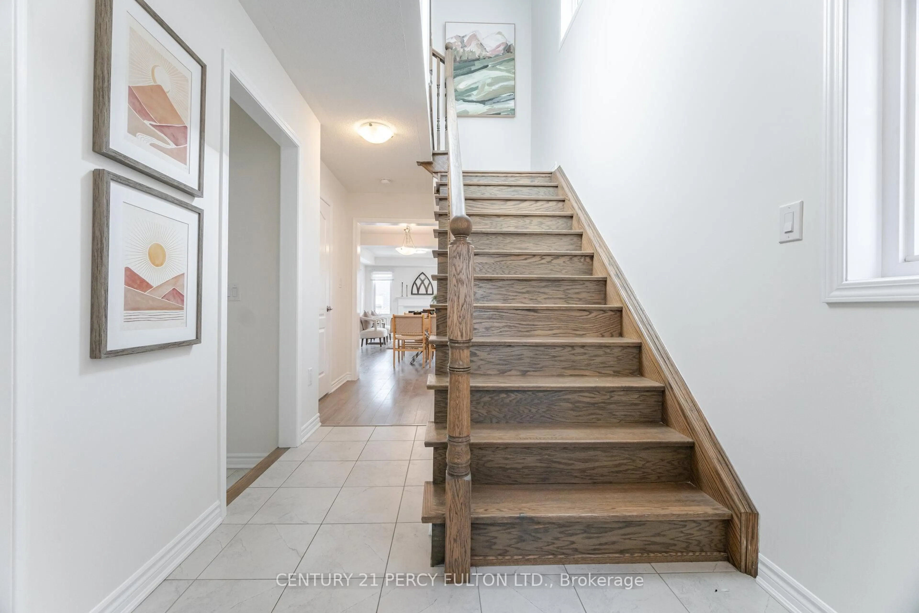 Stairs for 1029 Dragonfly Ave, Pickering Ontario L1X 2R4