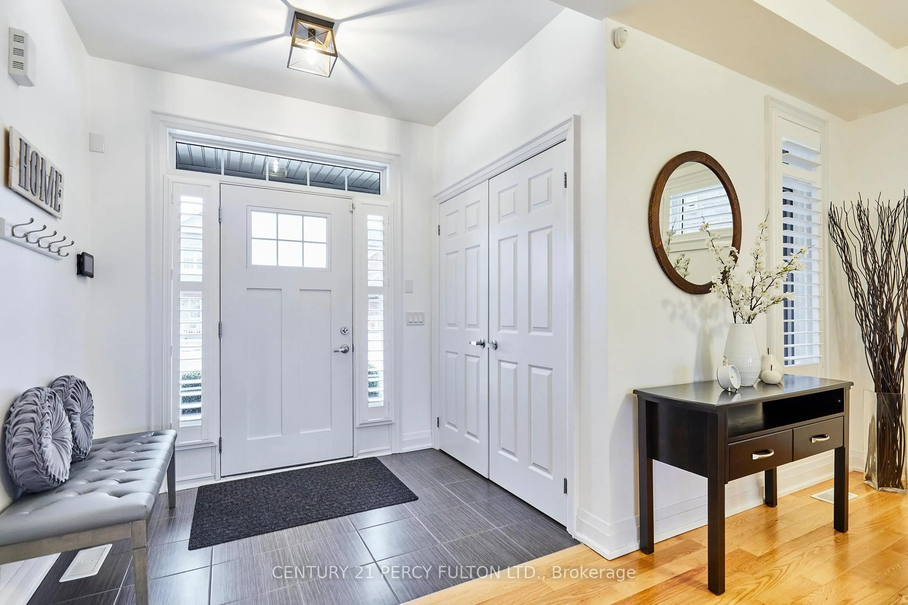 Indoor entryway for 2413 New Providence St, Oshawa Ontario L1L 0G2