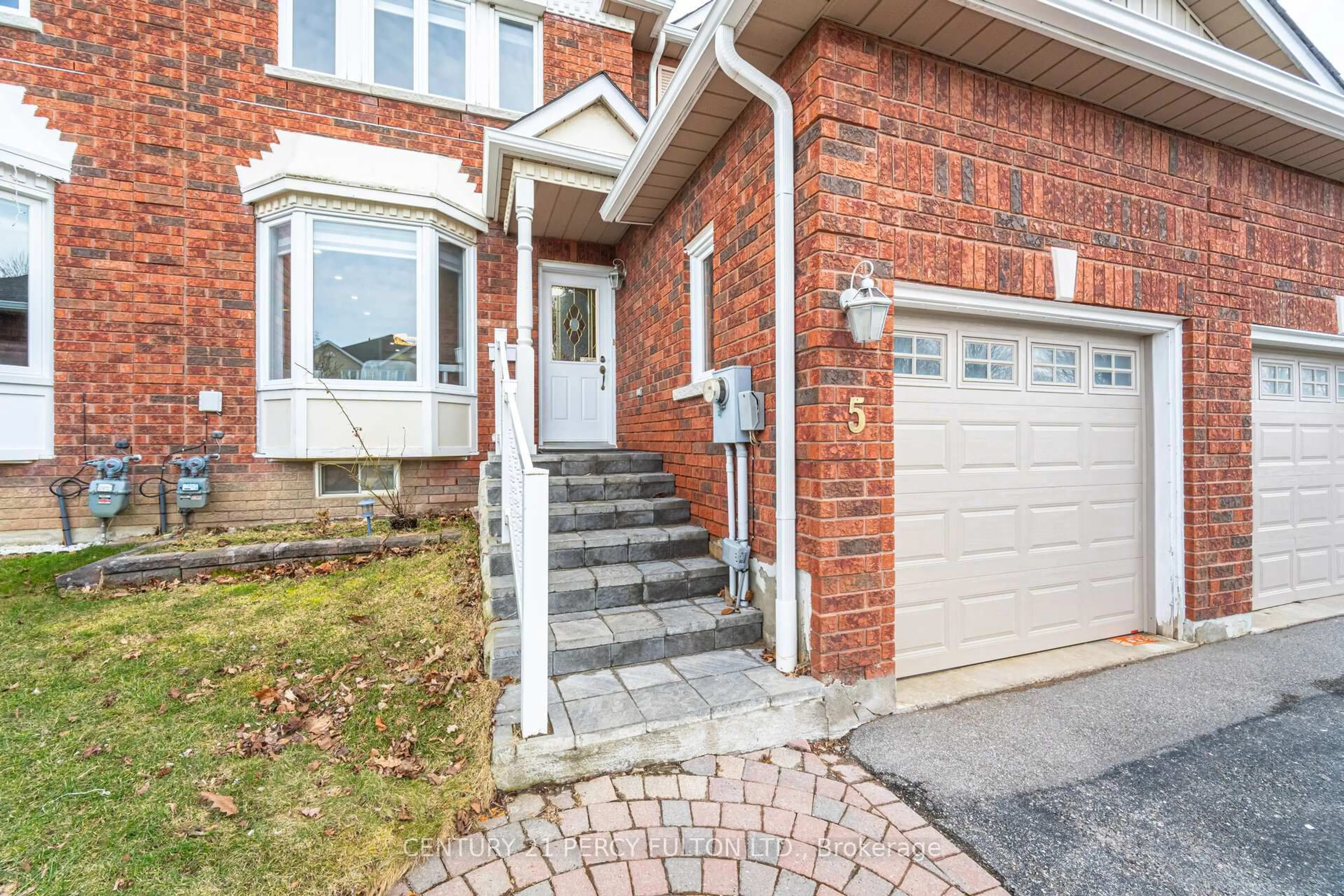 Home with brick exterior material, street for 5 Gill Cres, Ajax Ontario L1T 3Y9