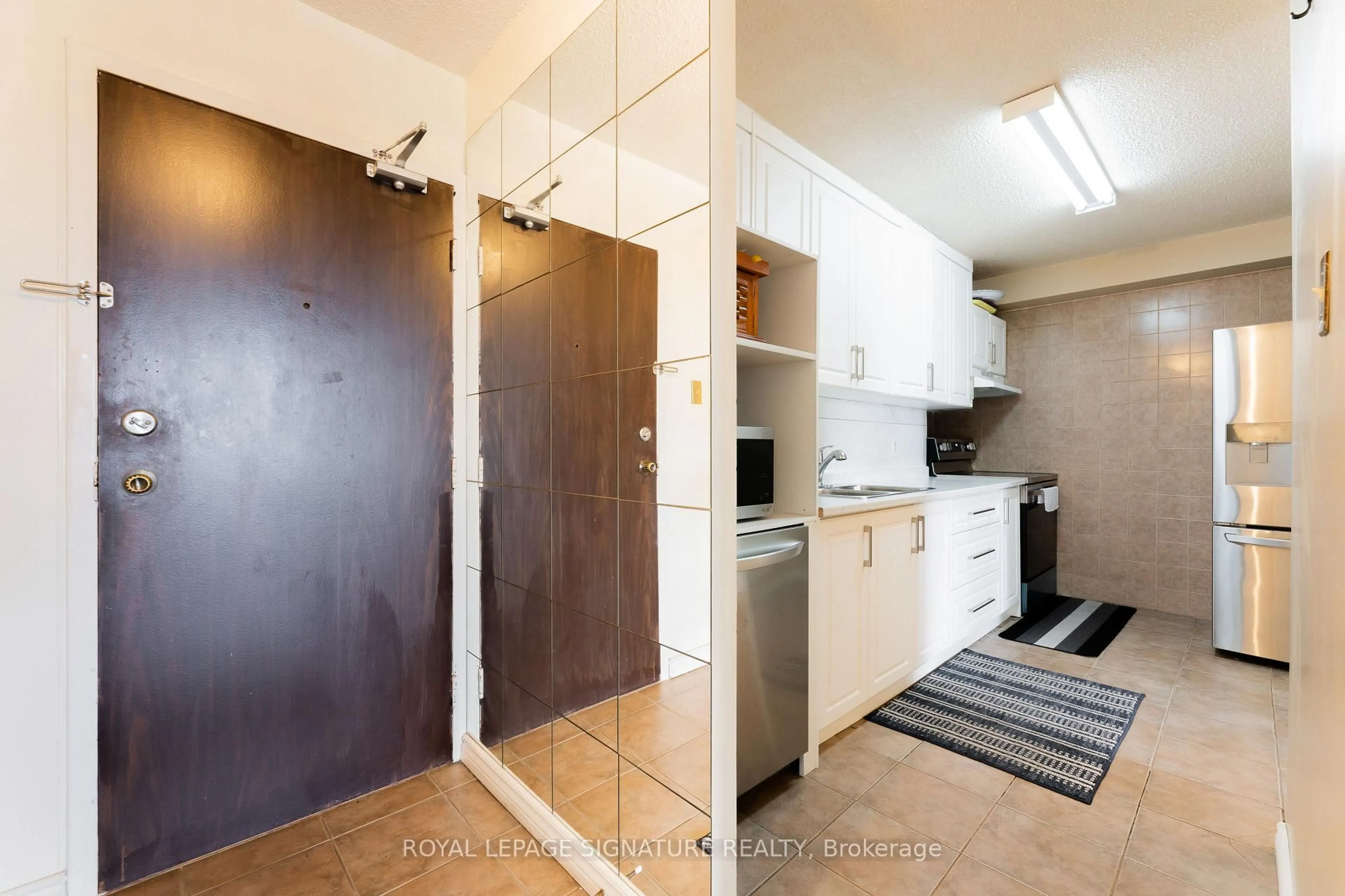 Standard kitchen, ceramic/tile floor for 15 Torrance Rd #207, Toronto Ontario M1J 3K2