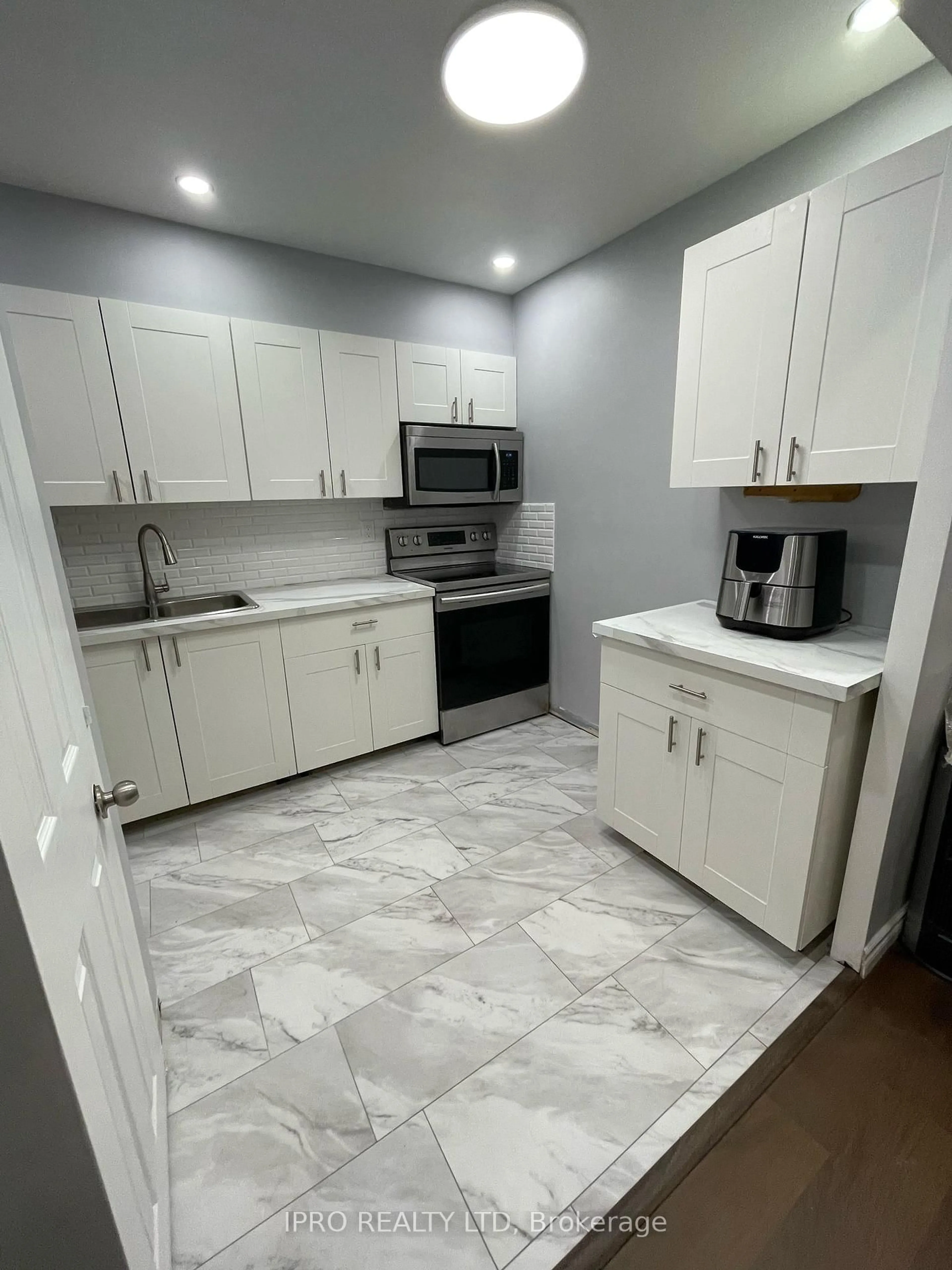 Unknown for 100 Mornelle Crt #1034, Toronto Ontario M1E 4X2
