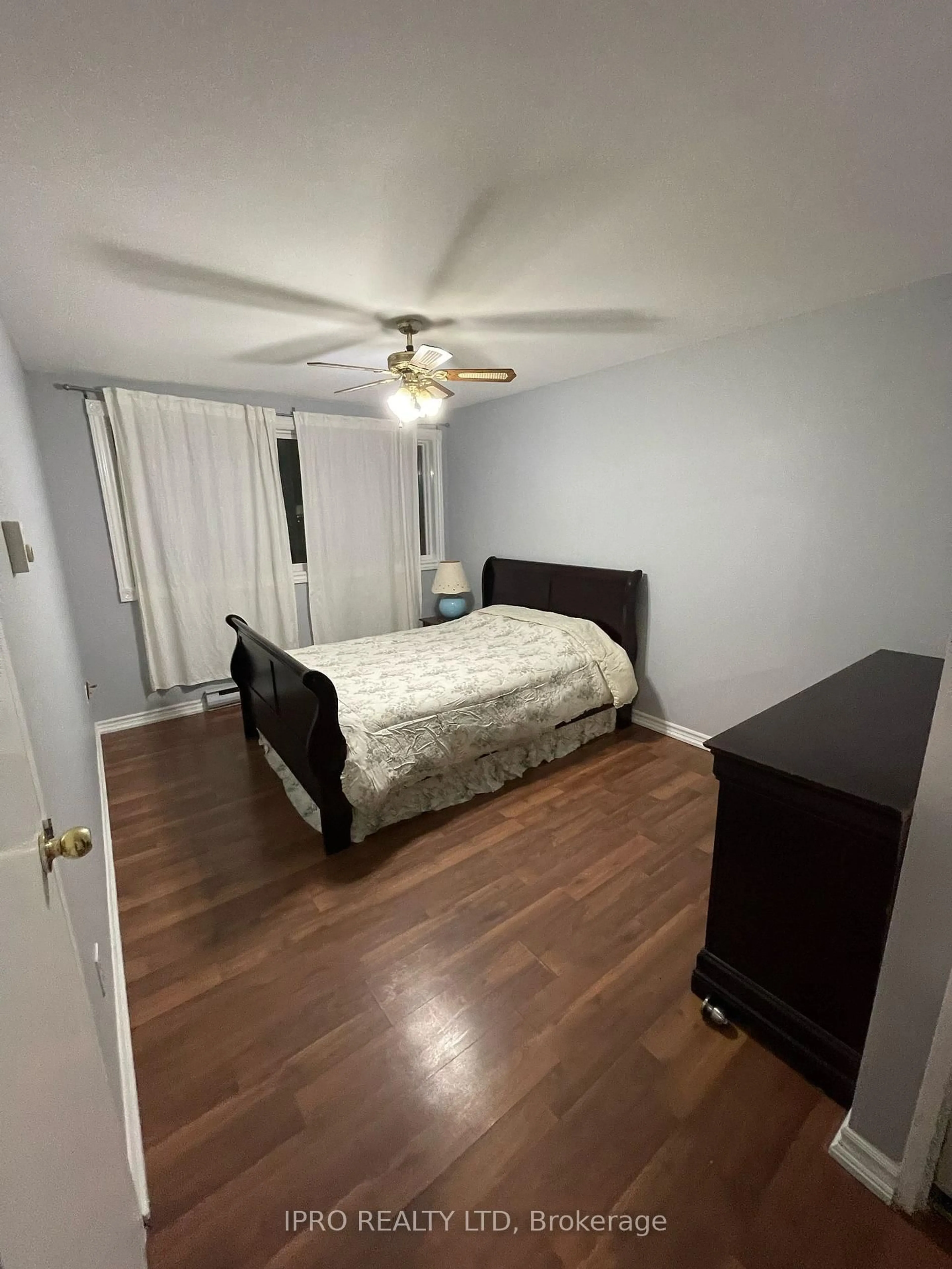 A pic of a room for 100 Mornelle Crt #1034, Toronto Ontario M1E 4X2