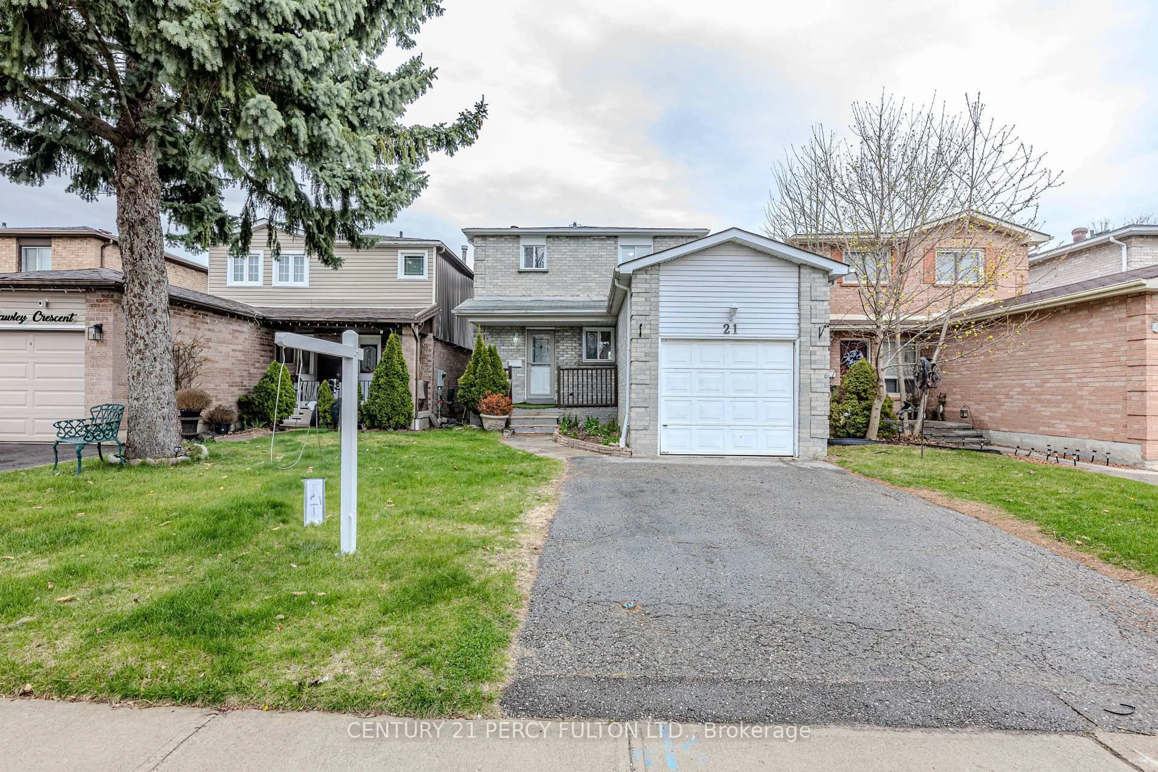 Home with vinyl exterior material, street for 21 Trawley Cres, Ajax Ontario L1S 5Y7