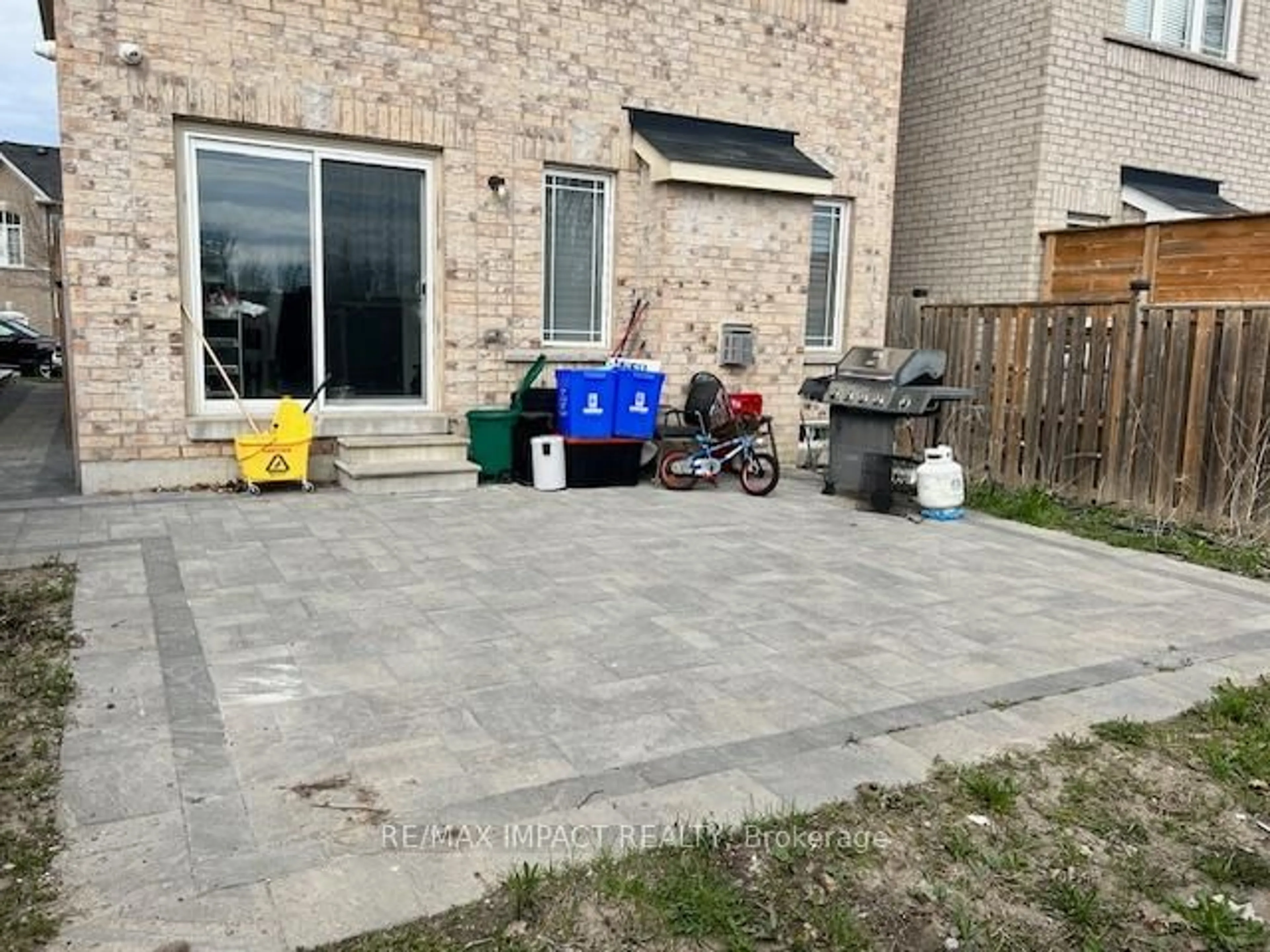 Patio, street for 75 Snowling Dr, Ajax Ontario L1Z 0M4