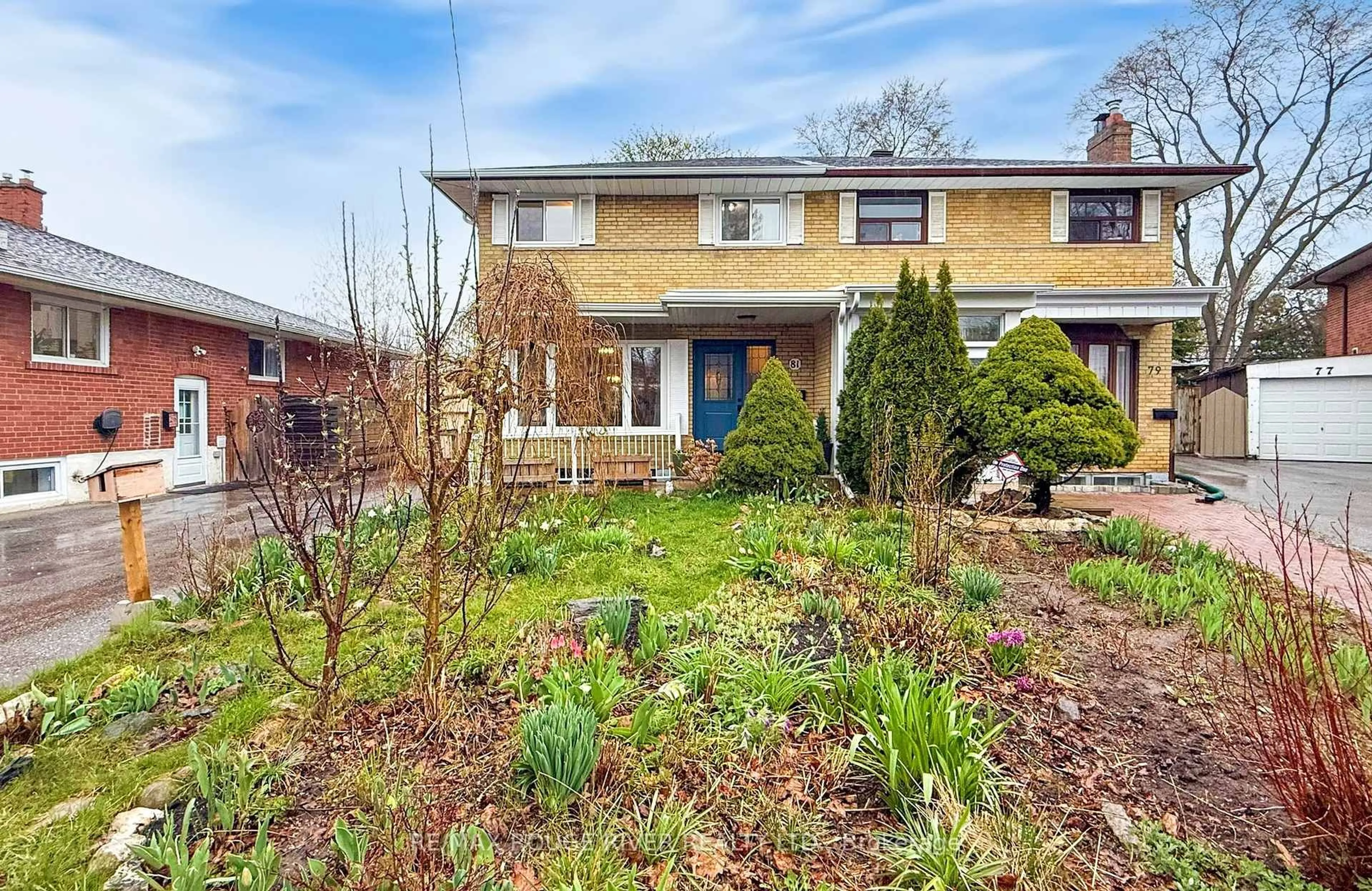 A pic from outside/outdoor area/front of a property/back of a property/a pic from drone, street for 81 Rochman Blvd, Toronto Ontario M1H 1S1