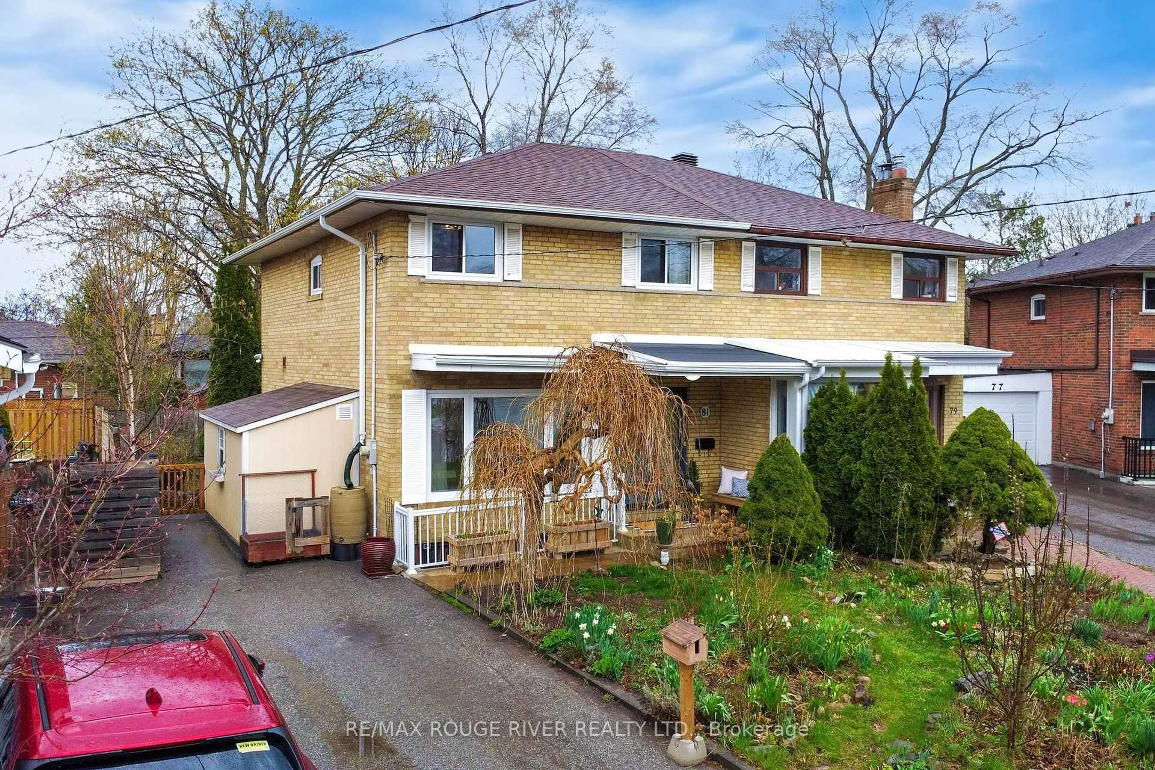 A pic from outside/outdoor area/front of a property/back of a property/a pic from drone, street for 81 Rochman Blvd, Toronto Ontario M1H 1S1