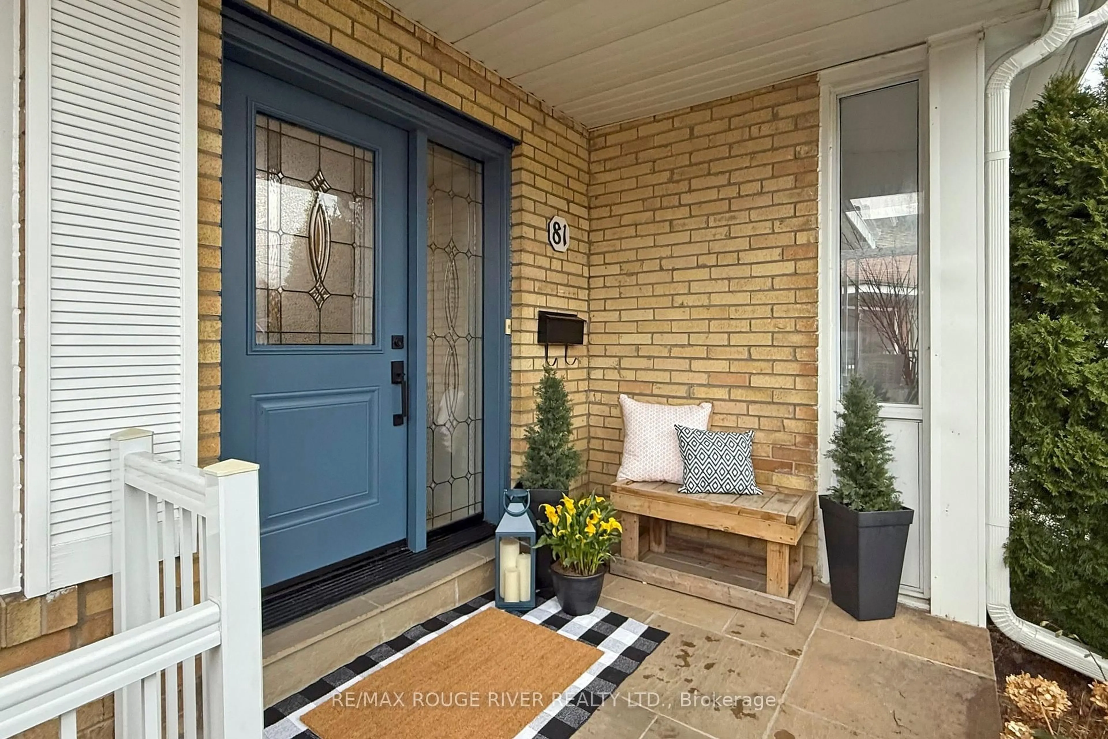 Indoor entryway for 81 Rochman Blvd, Toronto Ontario M1H 1S1