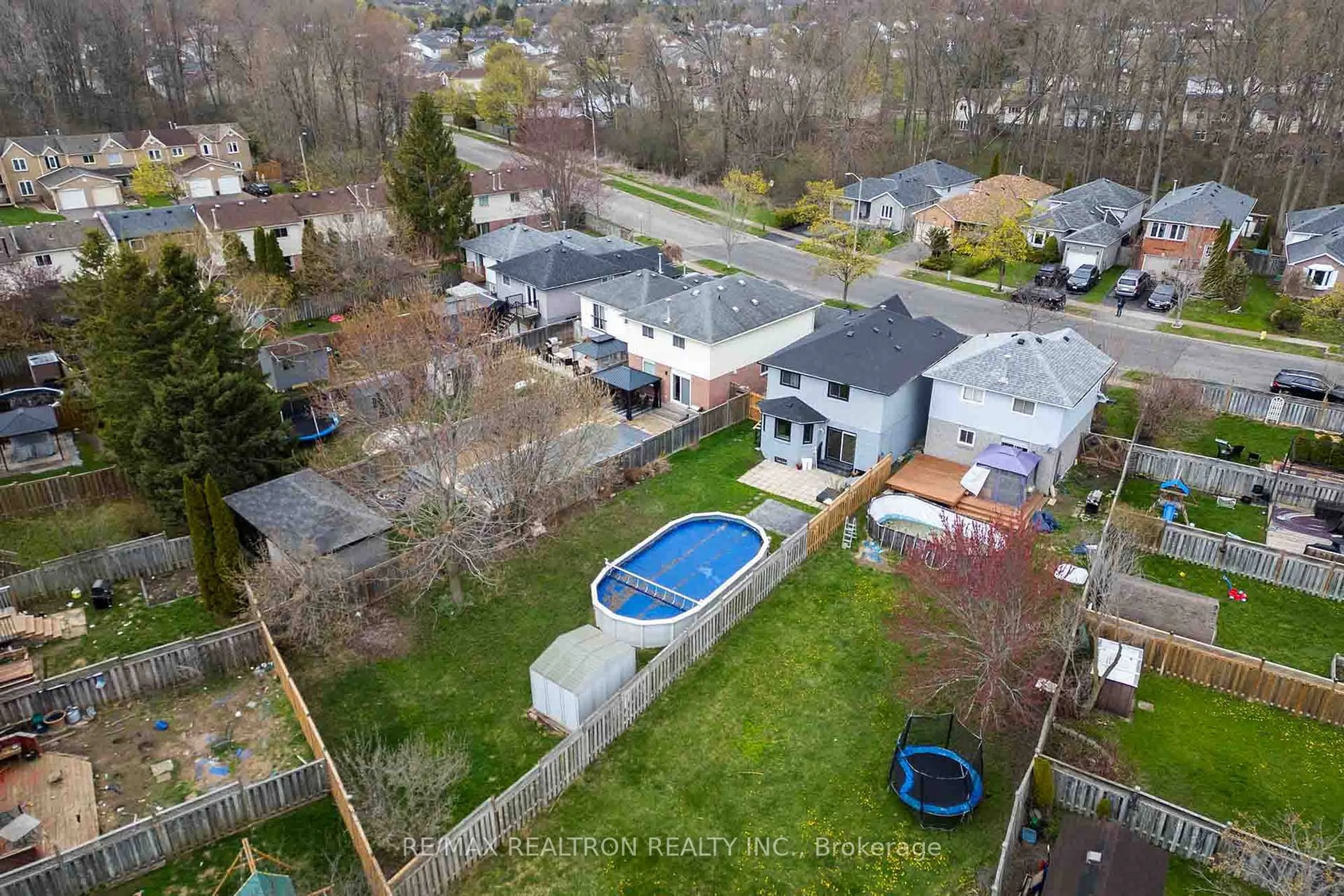 A pic from outside/outdoor area/front of a property/back of a property/a pic from drone, unknown for 150 Sandringham Dr, Clarington Ontario L1E 2G6