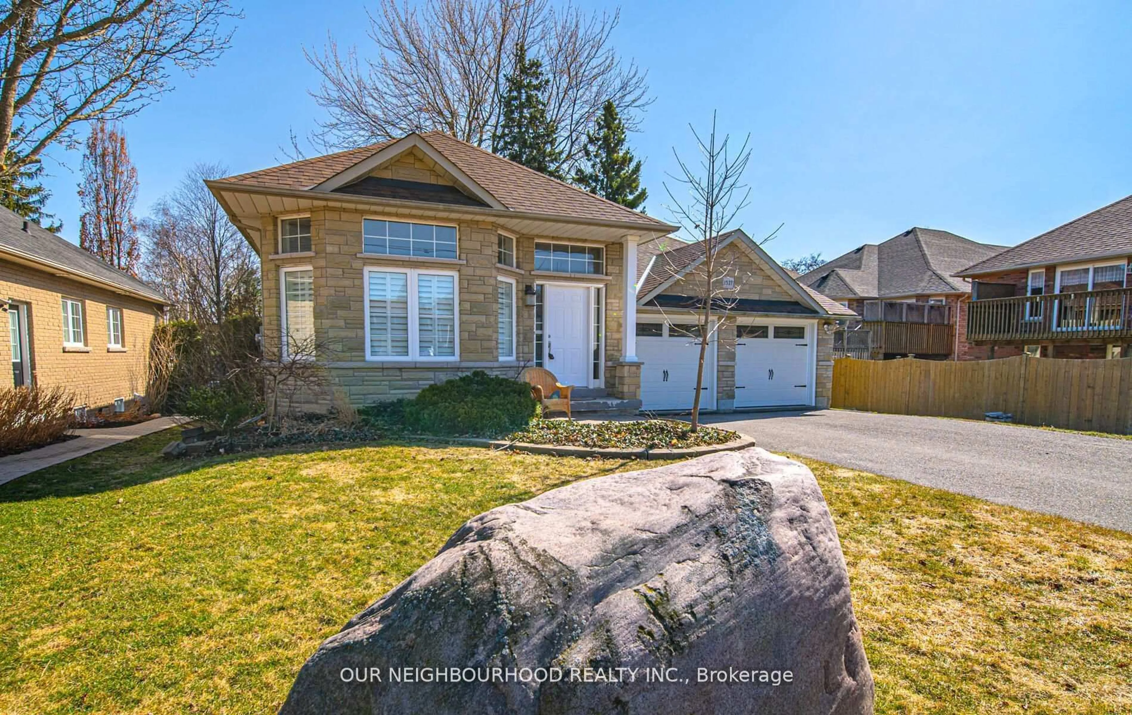 Home with brick exterior material, street for 1527 Nash Rd, Clarington Ontario L1E 2K8