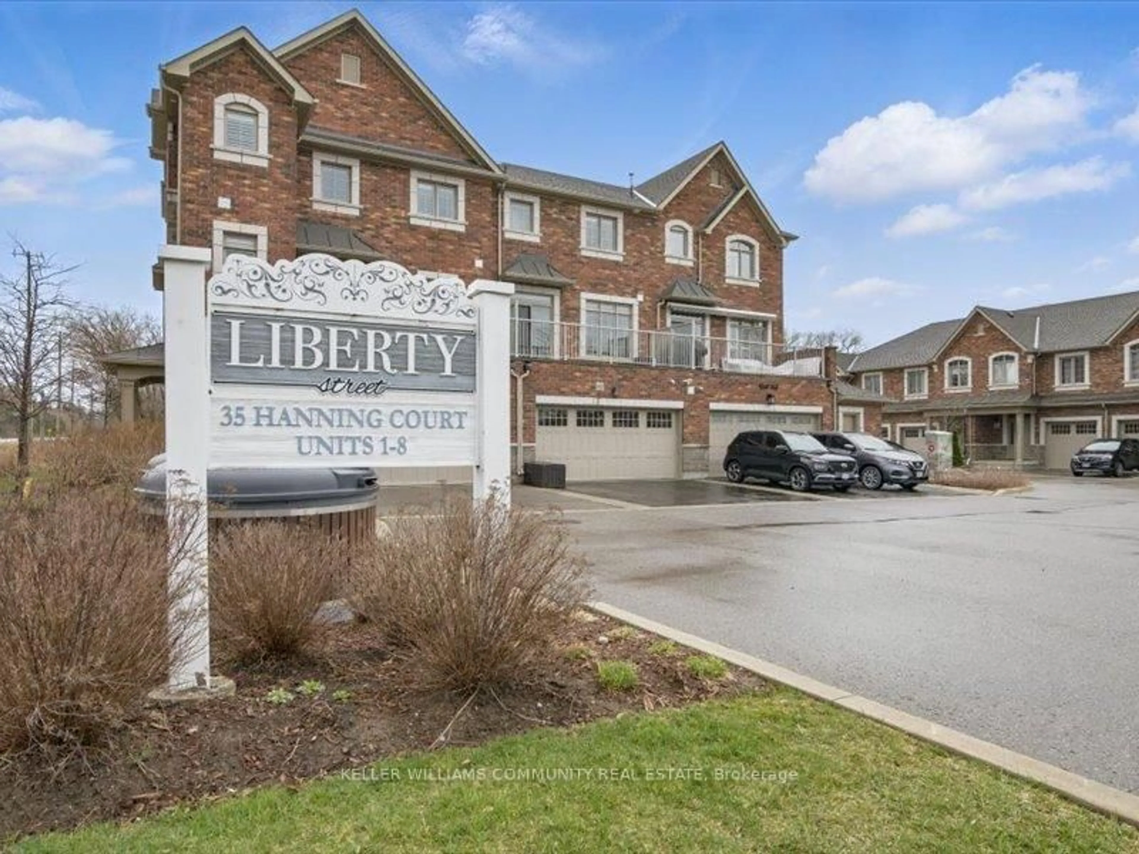 Unknown for 35 Hanning Crt #2, Clarington Ontario L1C 4R3