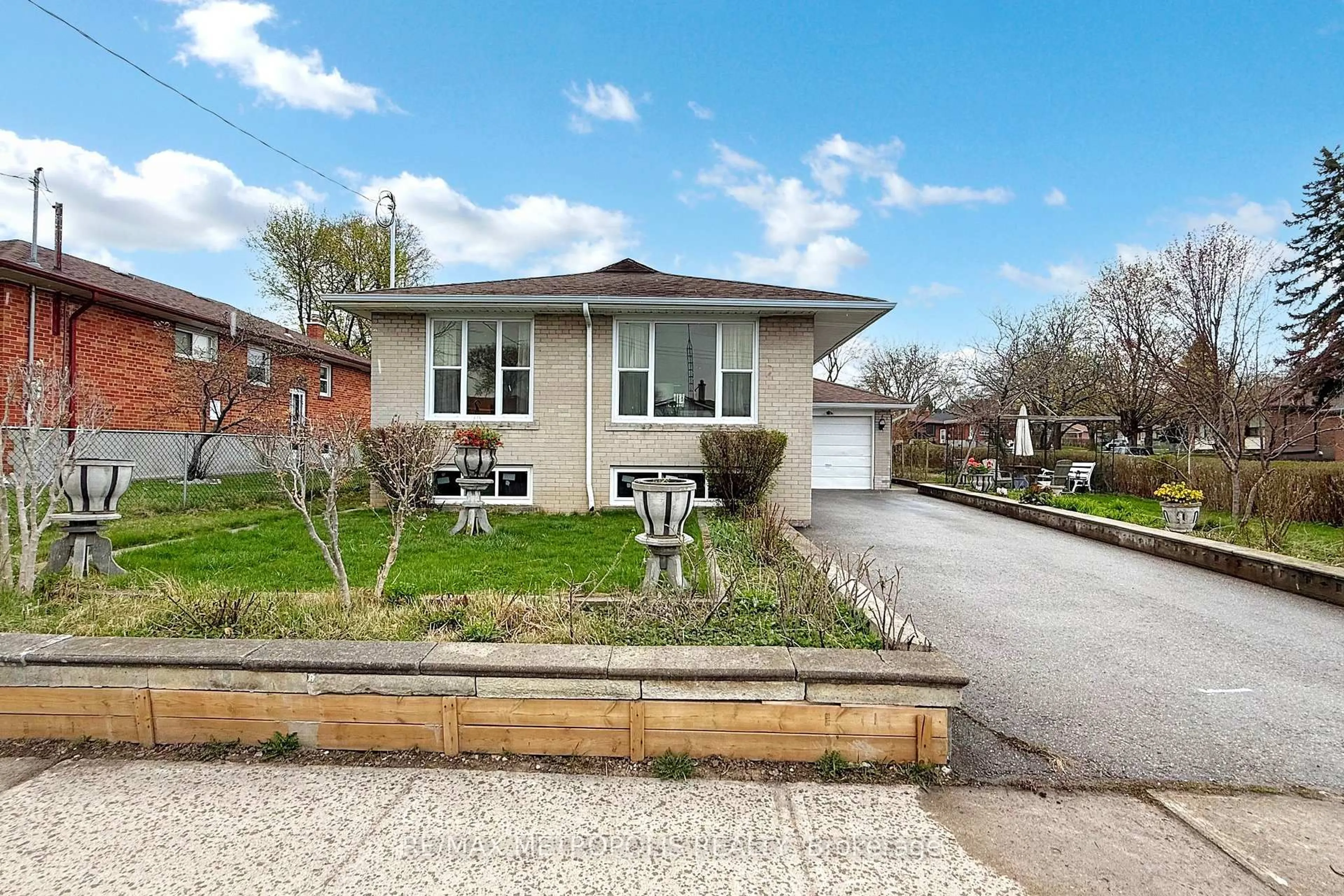 Unknown for 19 Tremely Cres, Toronto Ontario M1K 3Y6