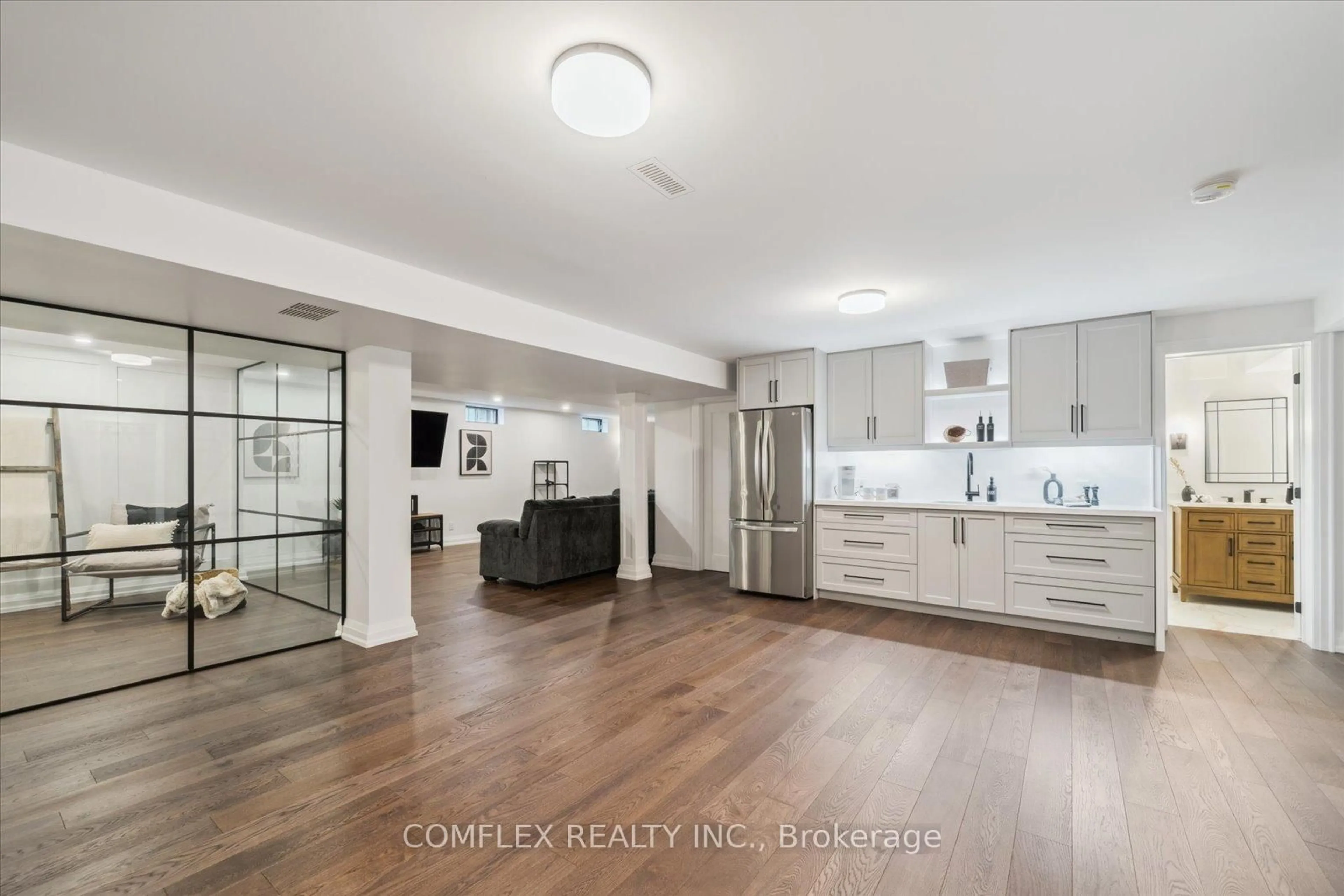 Open concept kitchen, ceramic/tile floor for 2 TAUNUS Crt, Clarington Ontario L1C 4H5