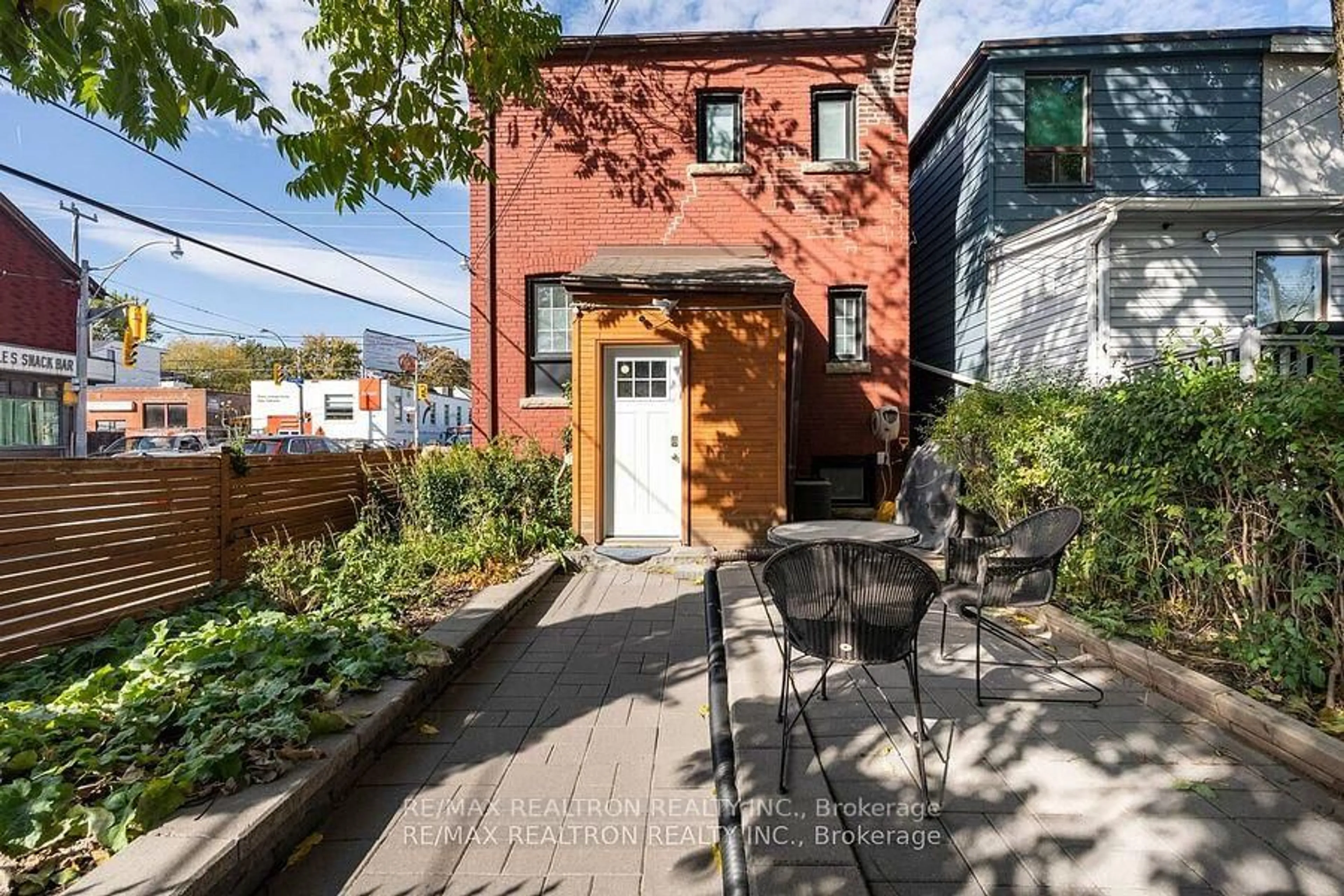 Patio, street for 541 Eastern Ave, Toronto Ontario M4M 1C8