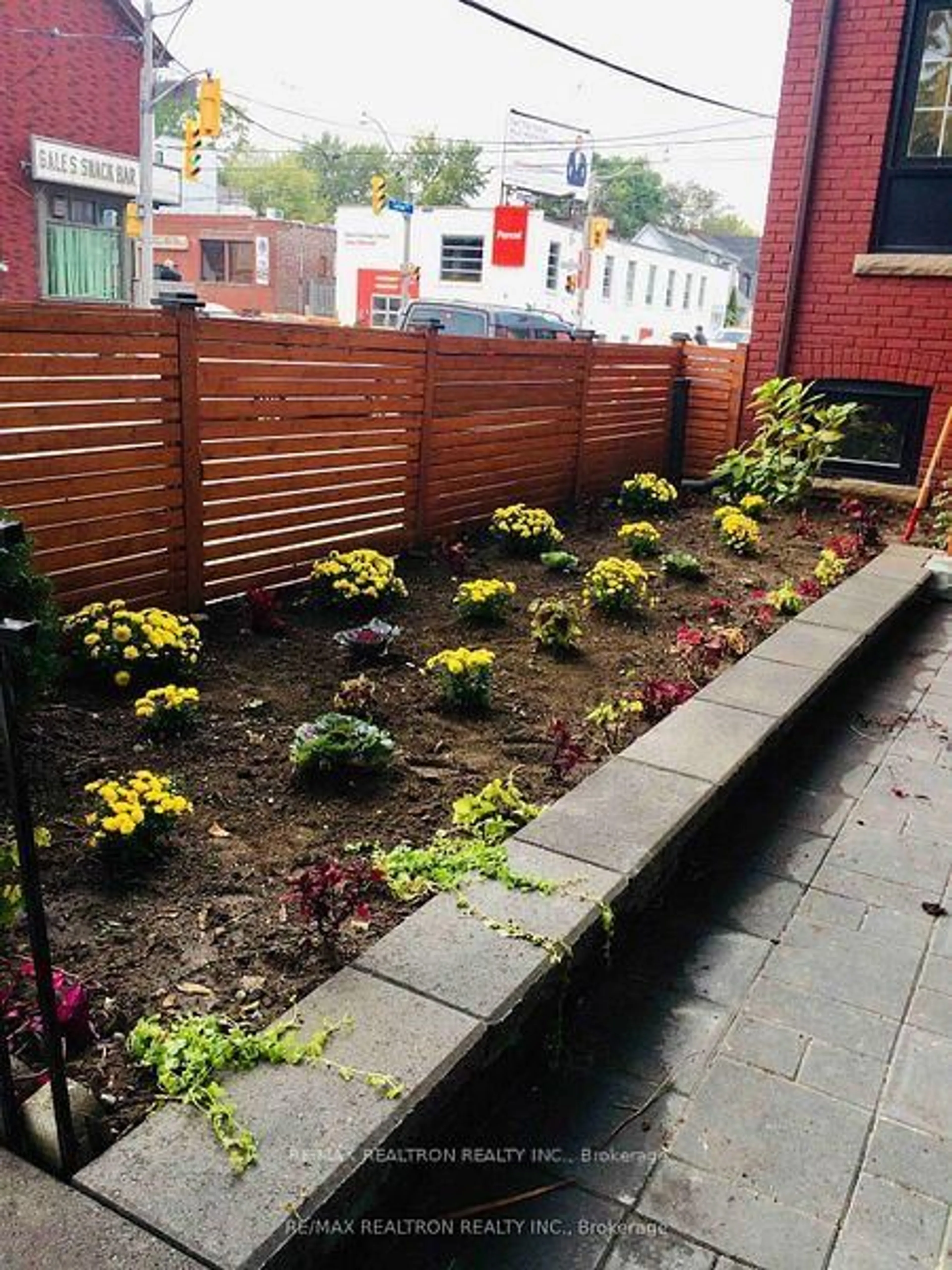 Patio, street for 541 Eastern Ave, Toronto Ontario M4M 1C8