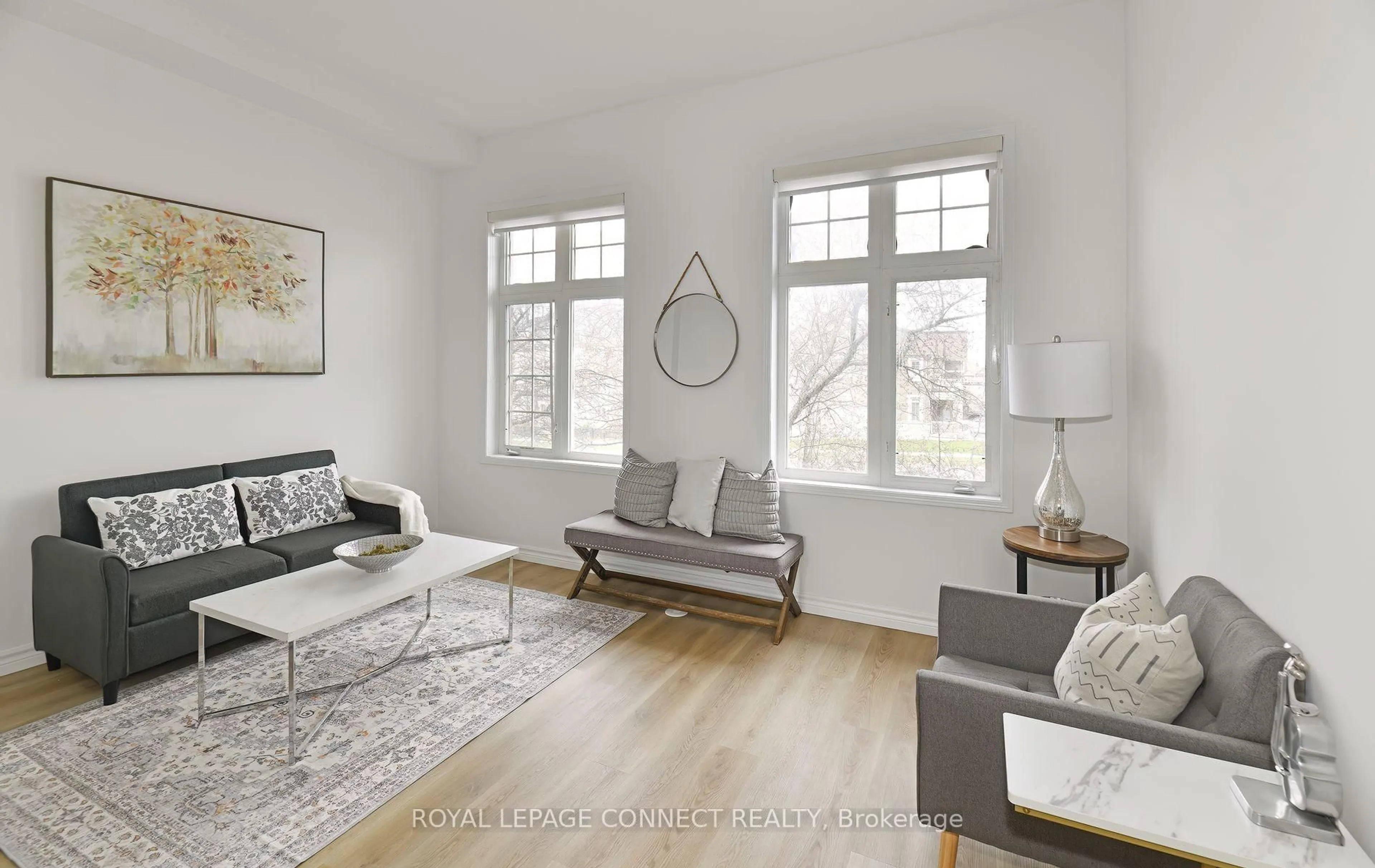 Living room with furniture, unknown for 85 SPRUCEDALE Way, Whitby Ontario L1N 9T9