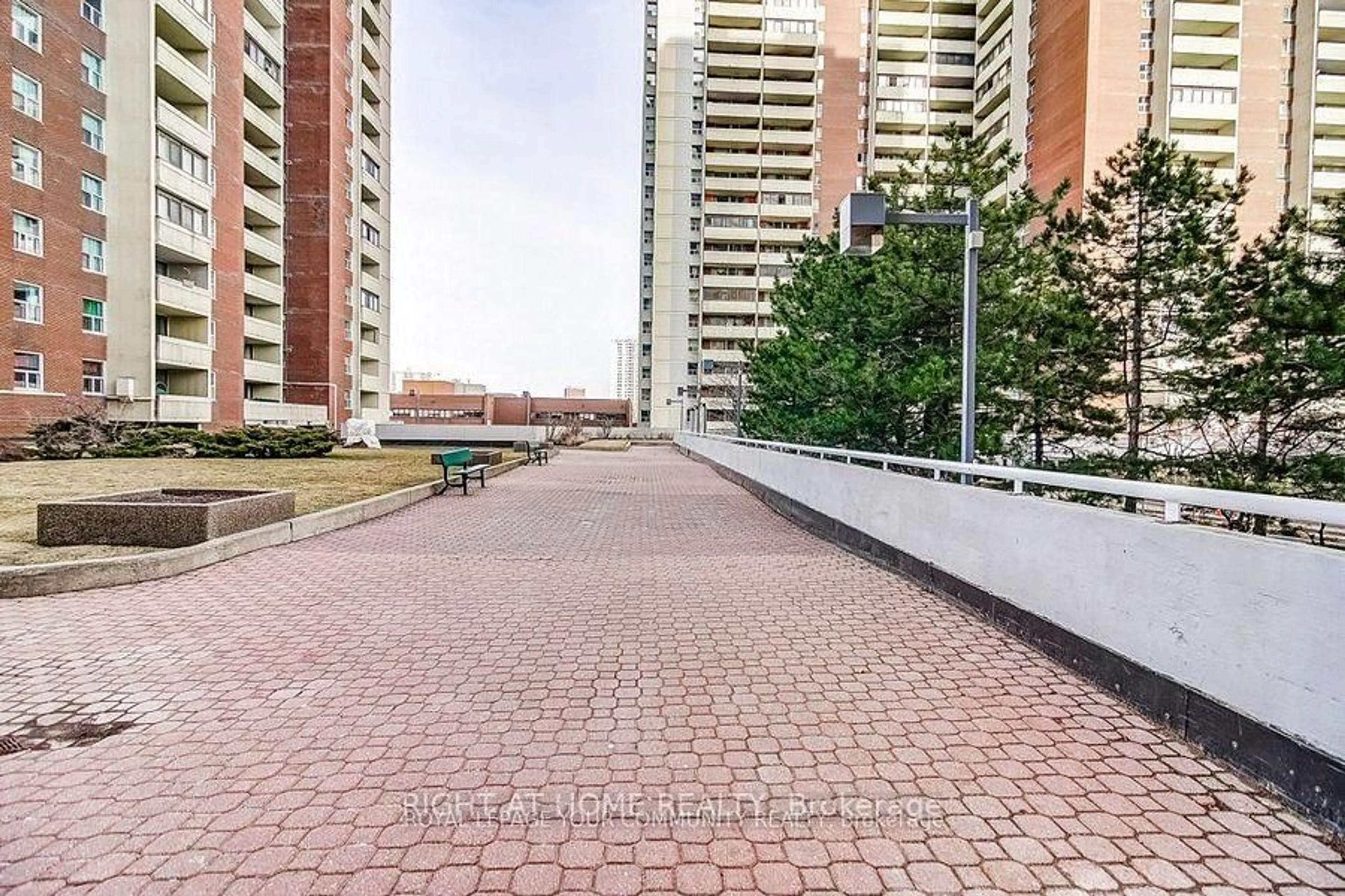 Patio, street for 1 Massey Sq #2203, Toronto Ontario M4C 5L4