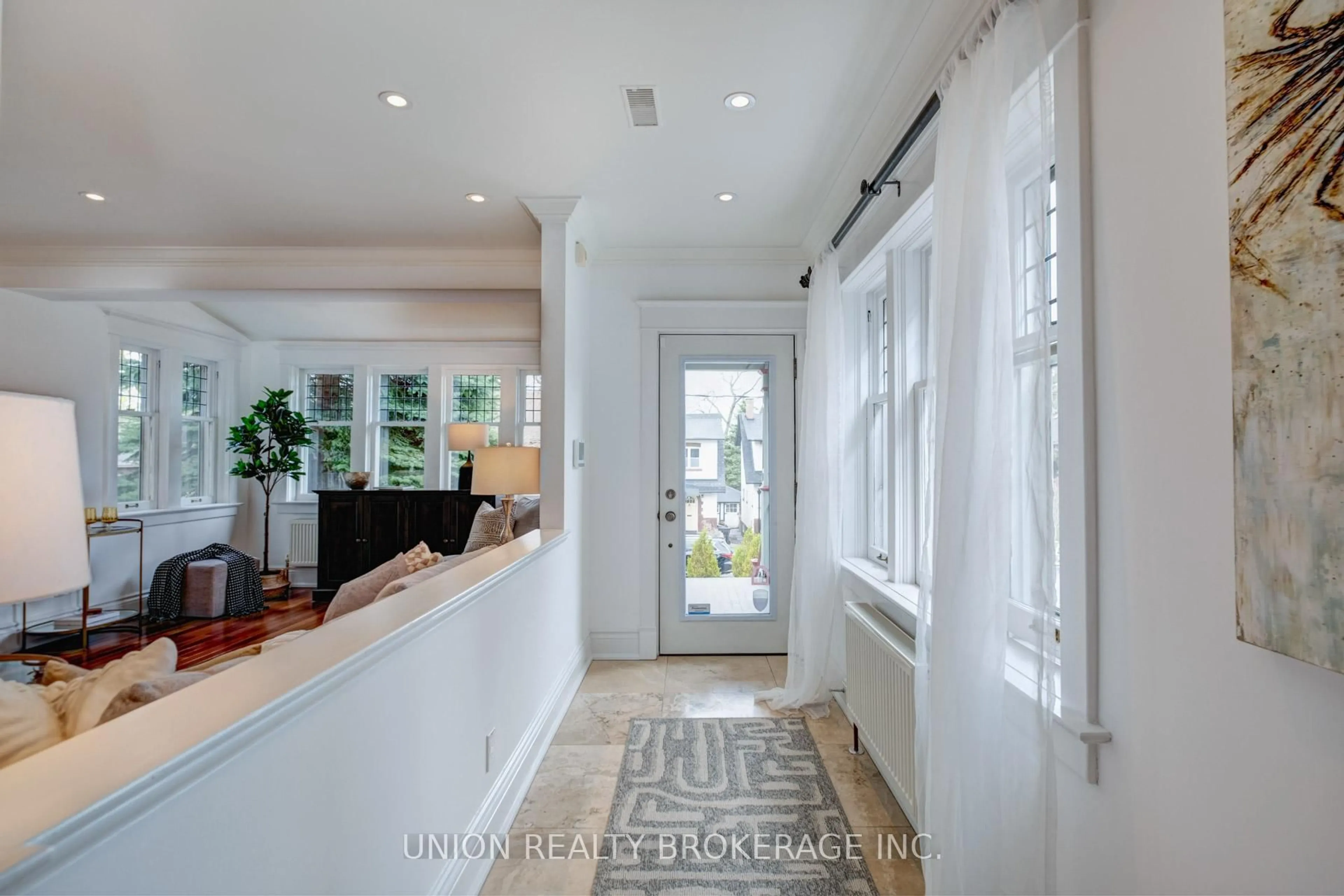 Indoor entryway for 28 Cavendish St, Toronto Ontario M4E 1P1