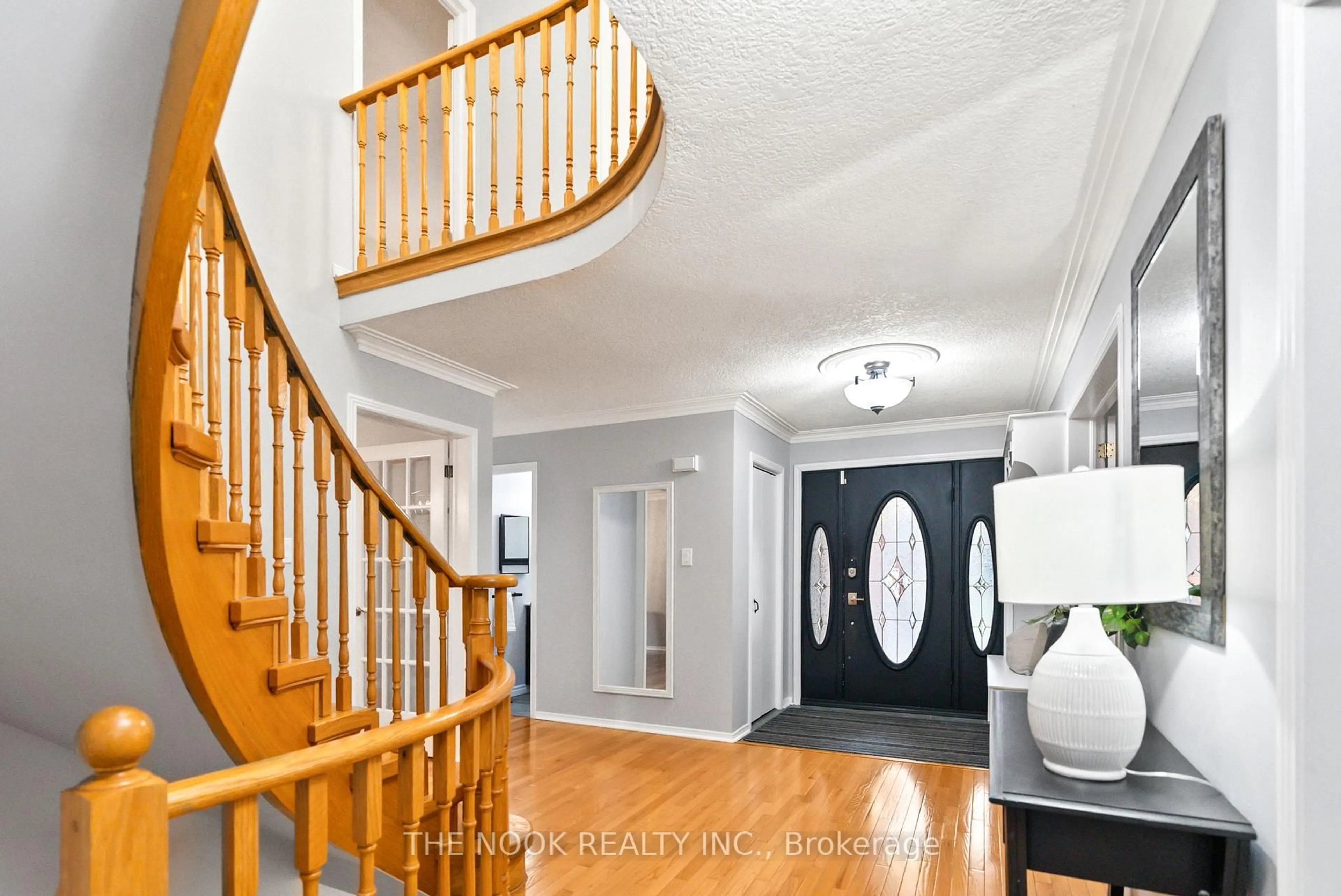 Indoor foyer for 96 Intrepid Dr, Whitby Ontario L1N 8S1