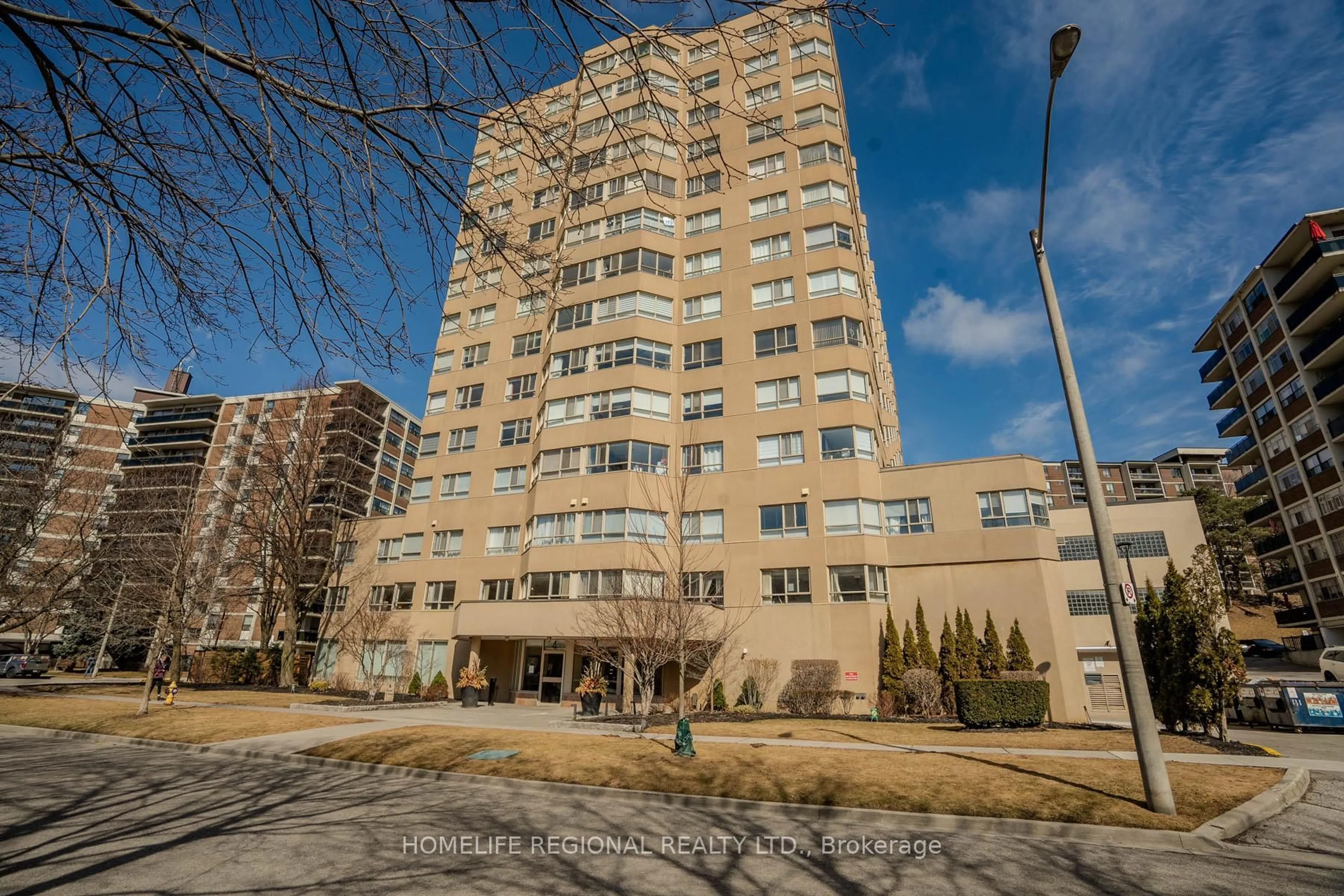 Unknown for 4 Park Vista N/A #412, Toronto Ontario M4B 3M8