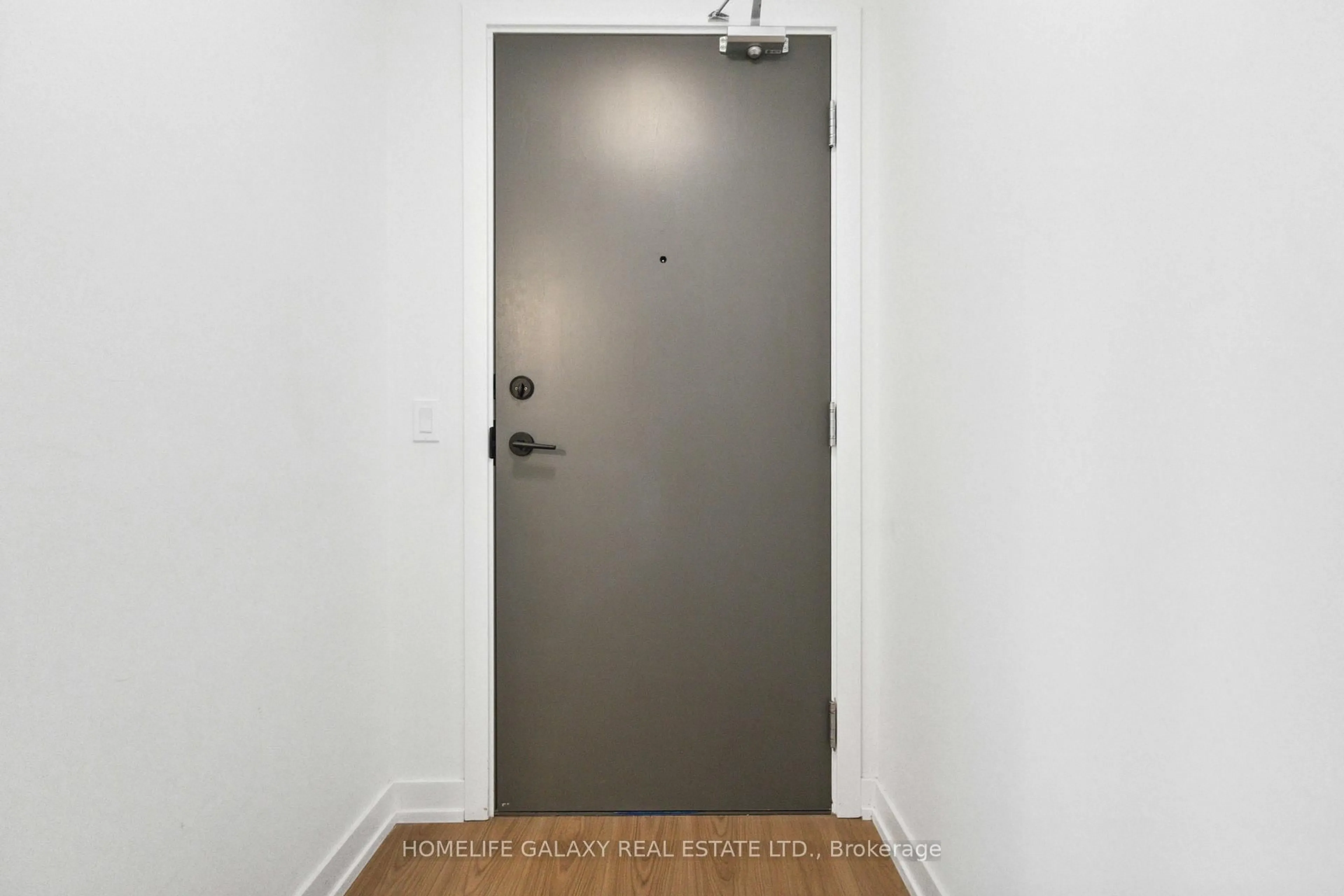 Indoor entryway for 1010 Dundas St #204, Whitby Ontario L1N 2K2
