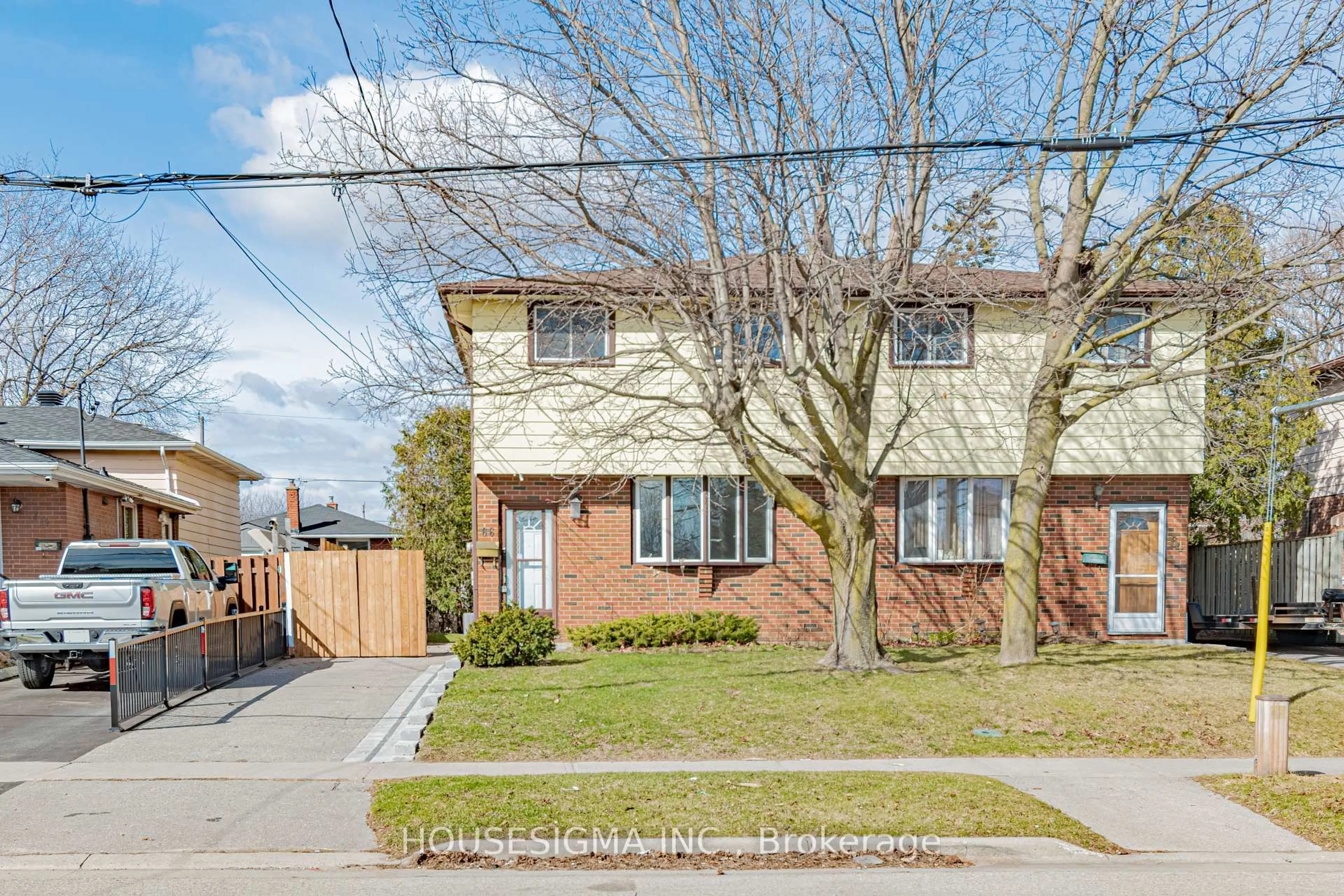 Home with brick exterior material, street for 66 Waverly St, Oshawa Ontario L1J 5T7