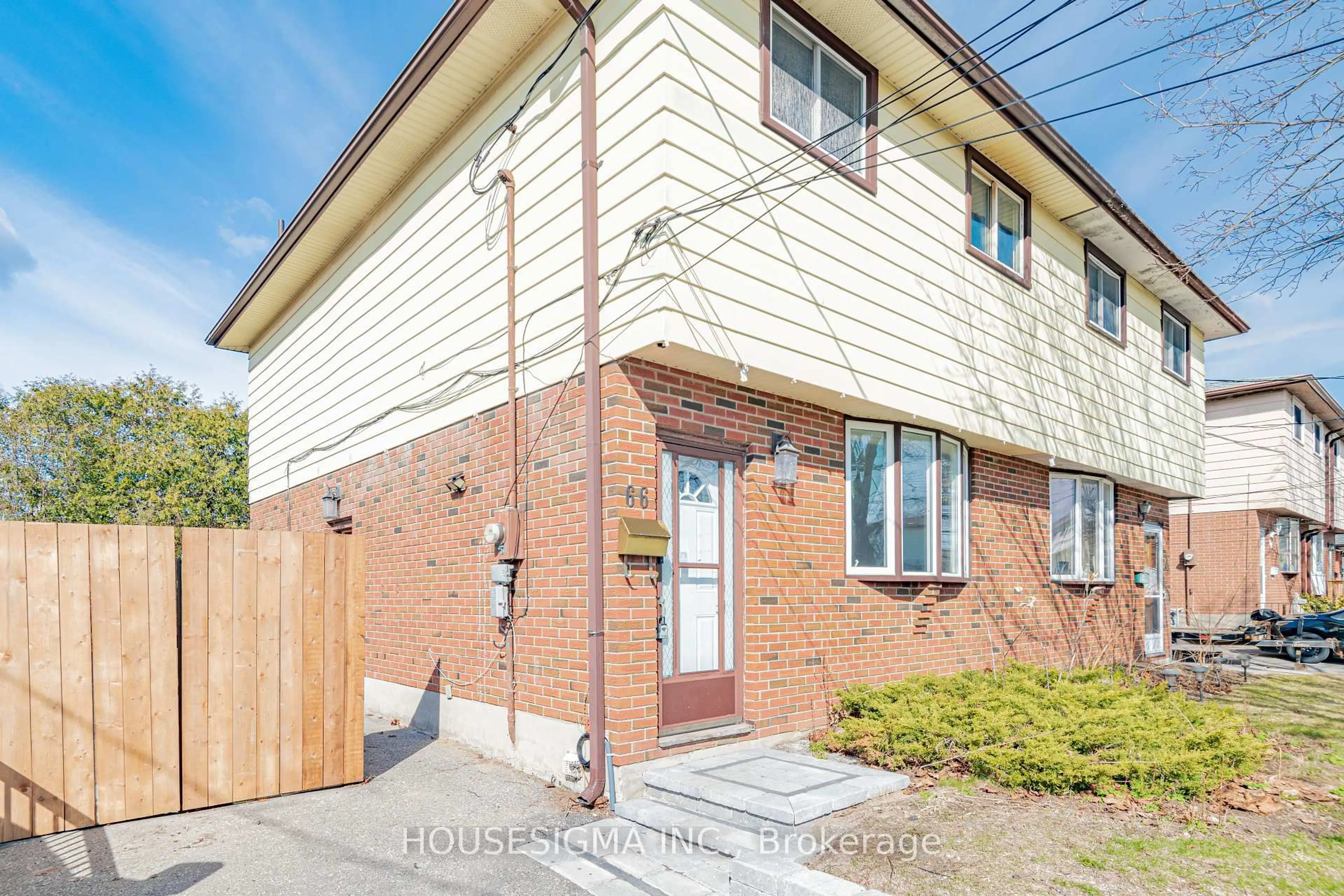 Home with brick exterior material, street for 66 Waverly St, Oshawa Ontario L1J 5T7