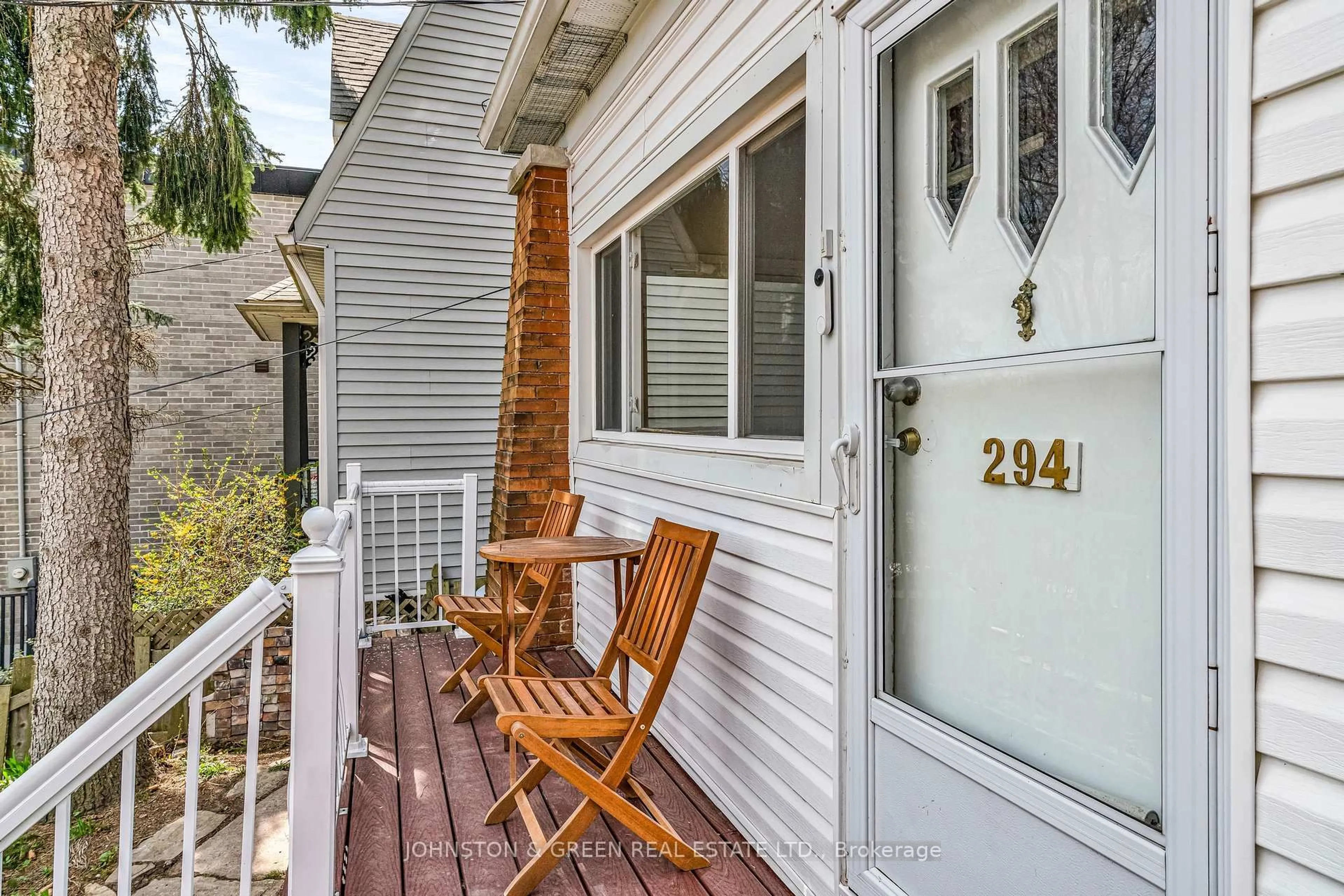Patio, street for 294 Oak Park Ave, Toronto Ontario M4C 4N5
