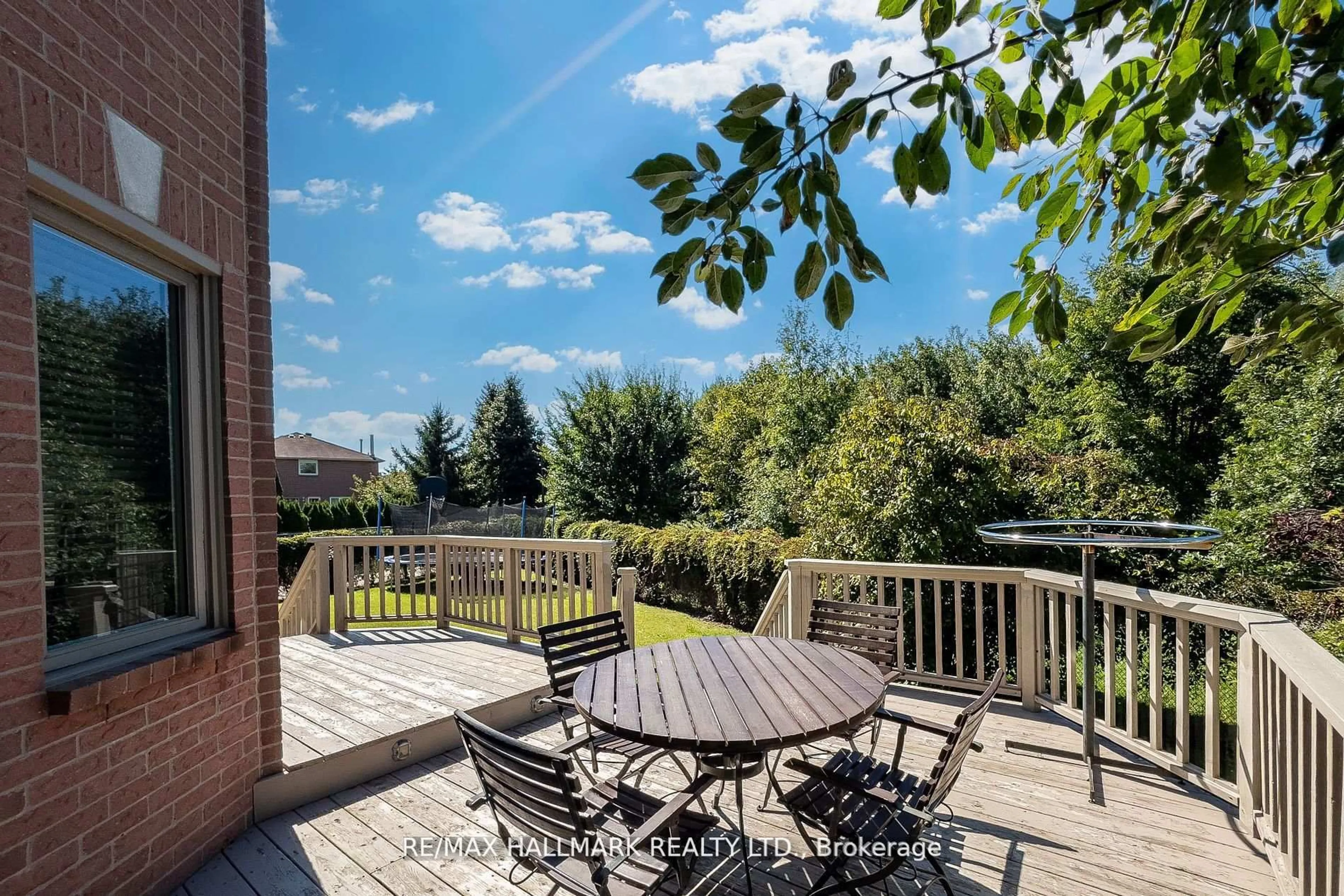 Patio, water/lake/river/ocean view for 32 Noake Cres, Ajax Ontario L1T 3L4