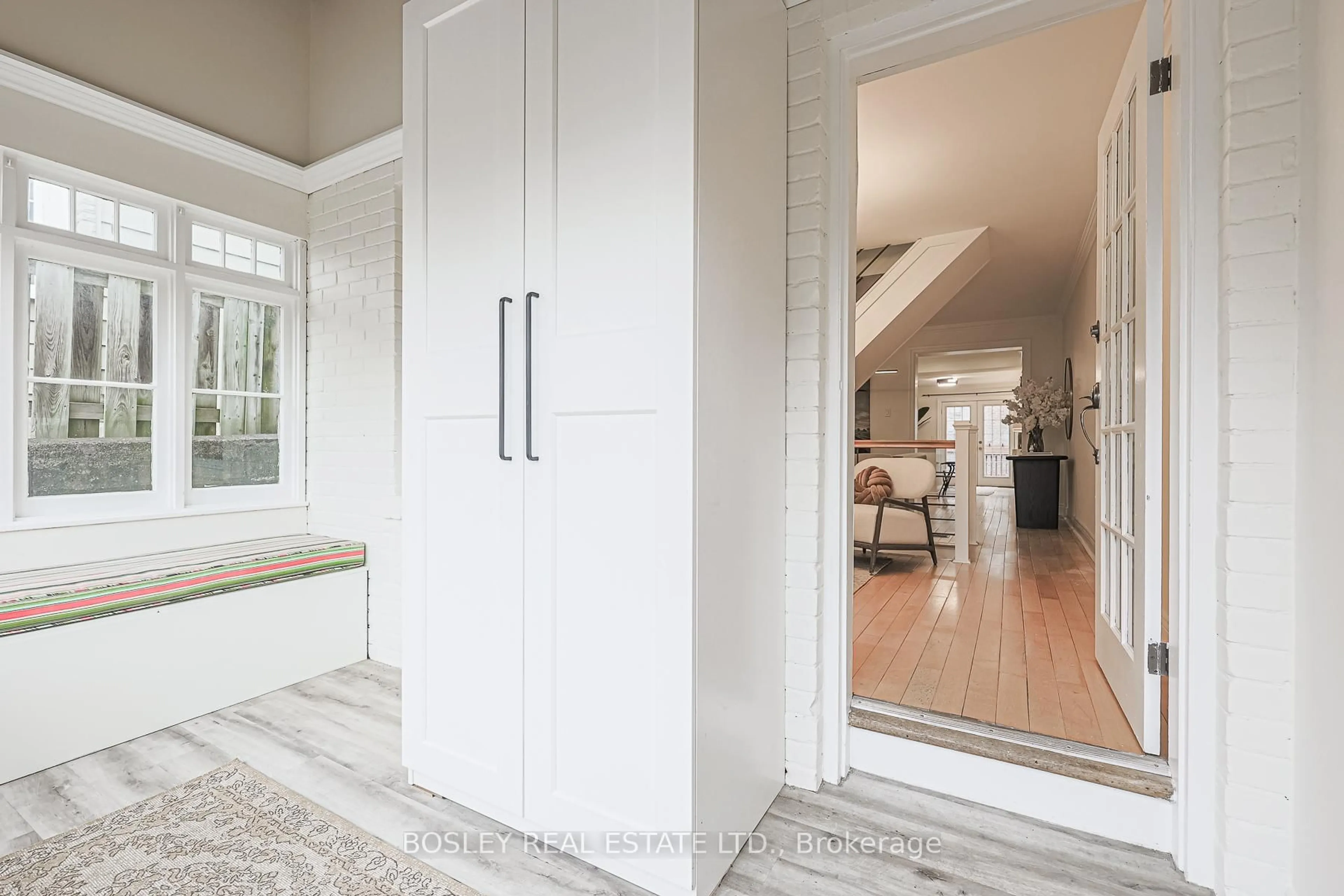 Indoor entryway for 245 Kenilworth Ave, Toronto Ontario M4L 3S7