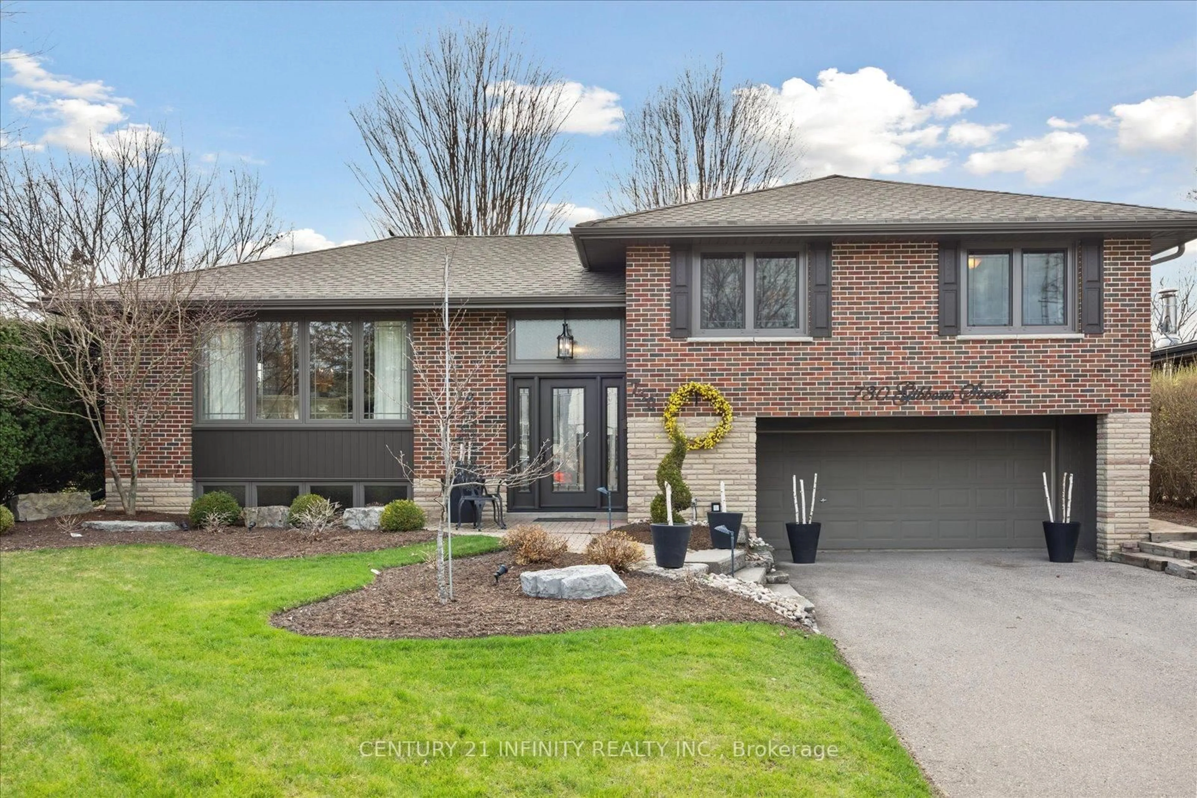 Home with brick exterior material, street for 730 Gibbons St, Oshawa Ontario L1J 5A2