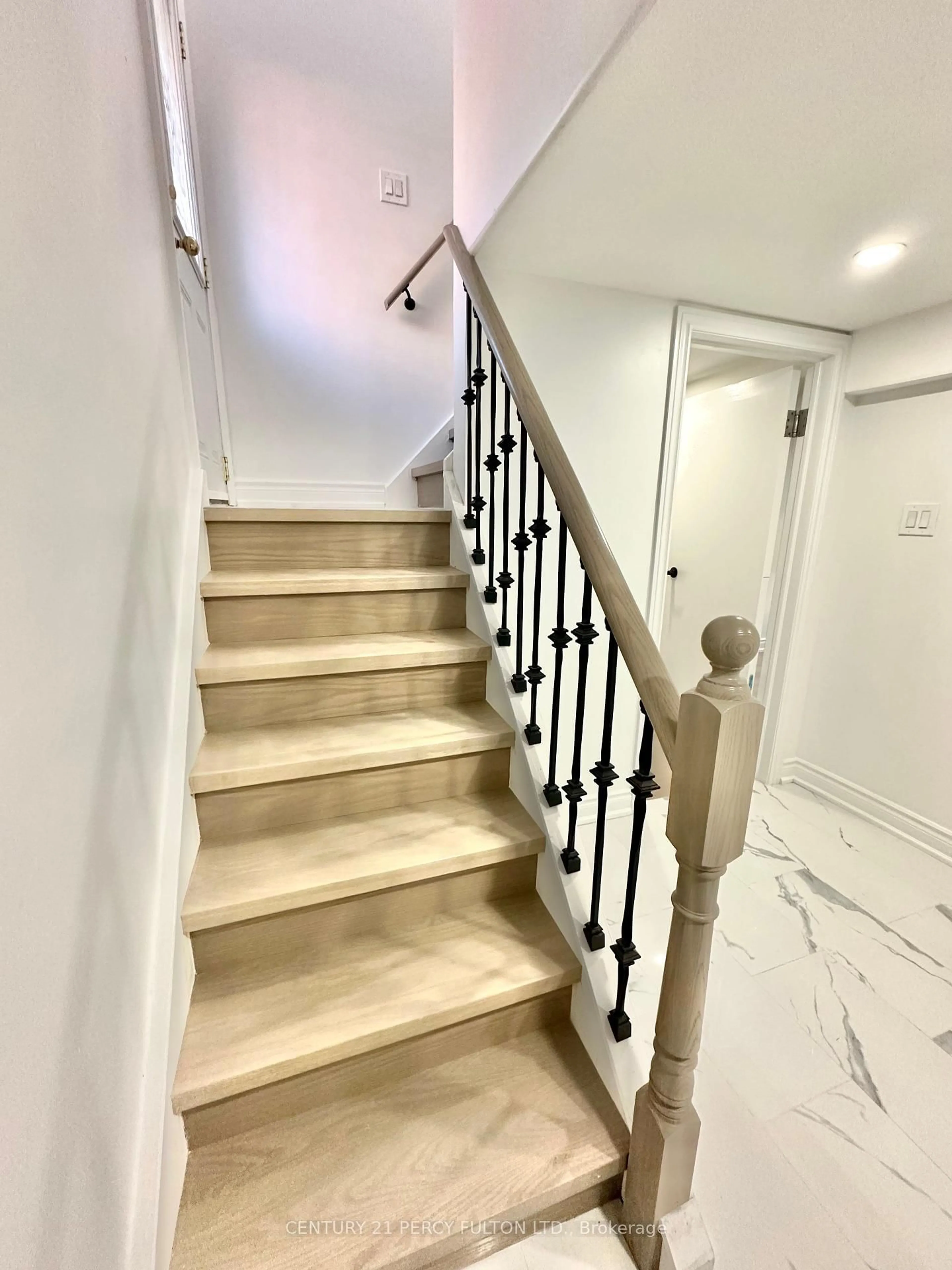 Stairs for 97 Foxridge Dr, Toronto Ontario M1K 2G4